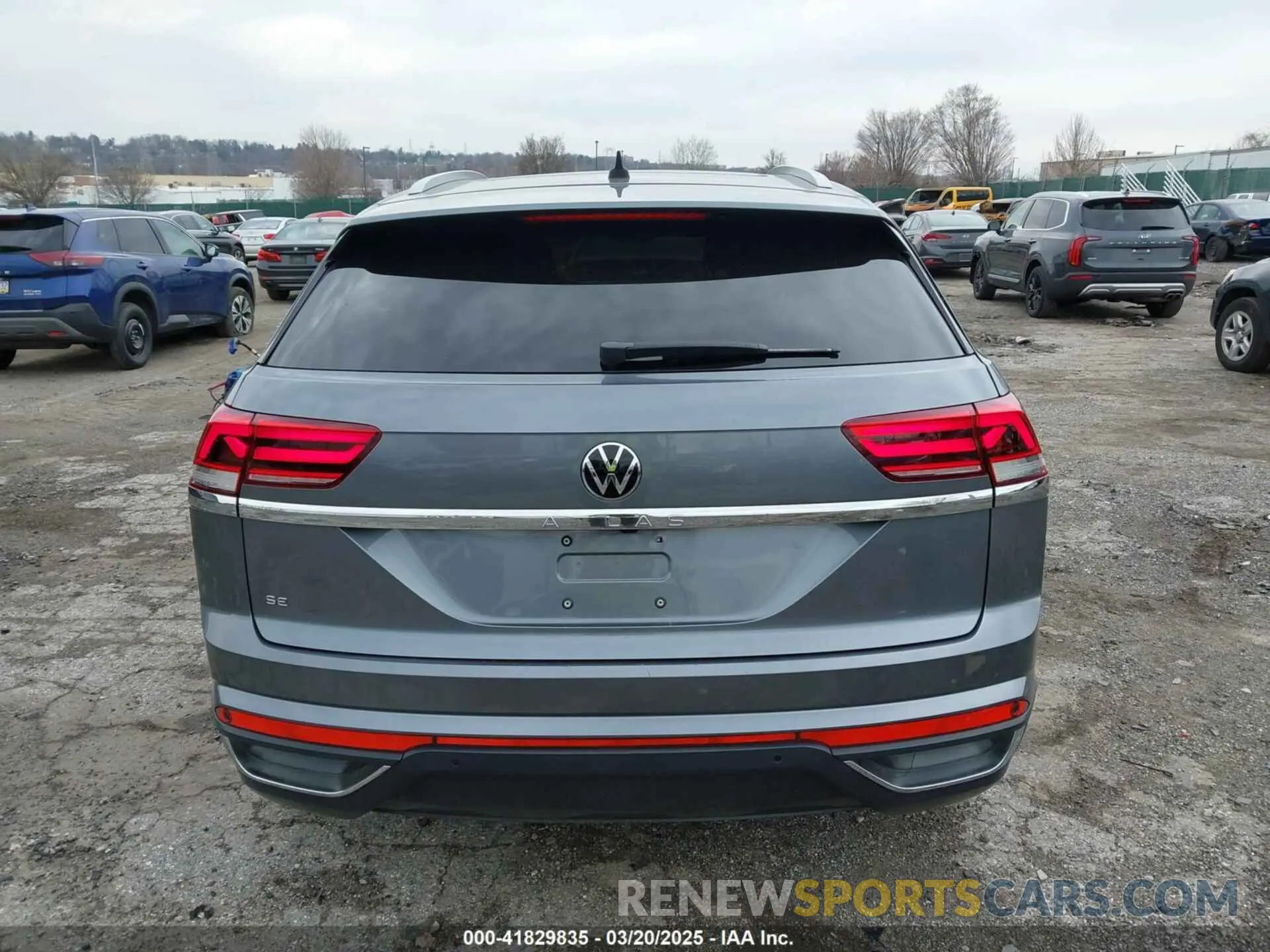 16 fotografías del automóvil dañado 1V25C2CA1LC201646 VOLKSWAGEN ATLAS CROSS SPORT 2020