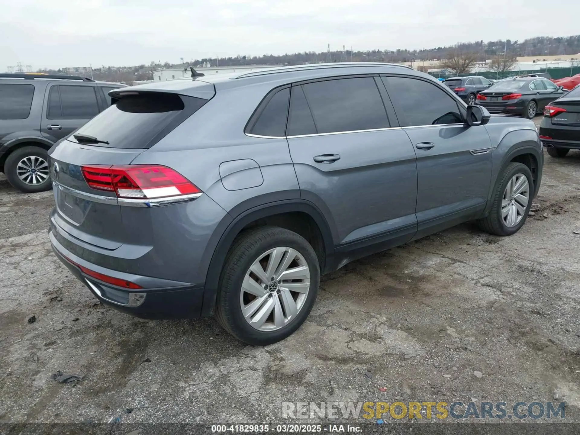 4 fotografías del automóvil dañado 1V25C2CA1LC201646 VOLKSWAGEN ATLAS CROSS SPORT 2020