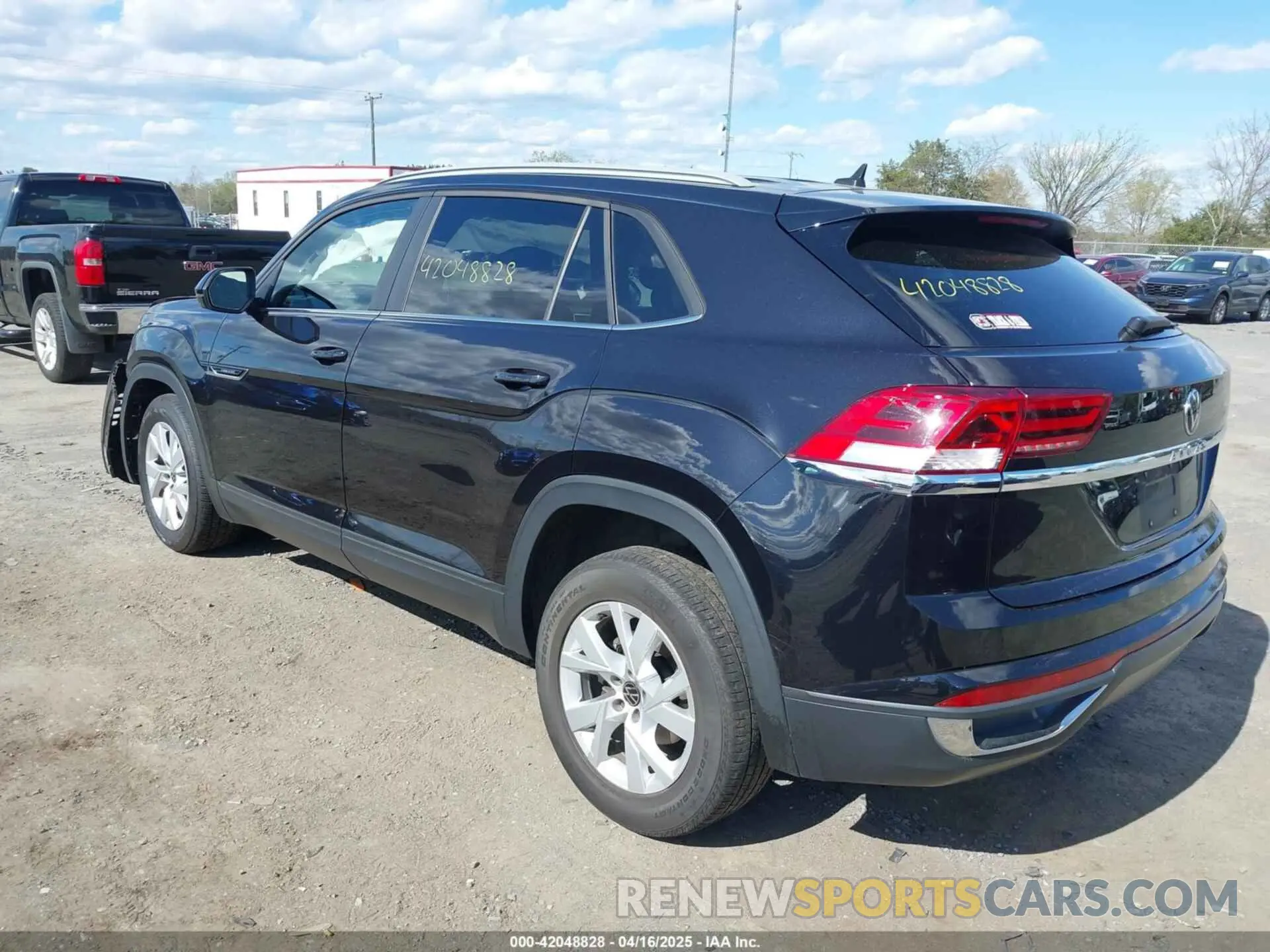 3 fotografías del automóvil dañado 1V2GC2CA7LC232294 VOLKSWAGEN ATLAS CROSS SPORT 2020