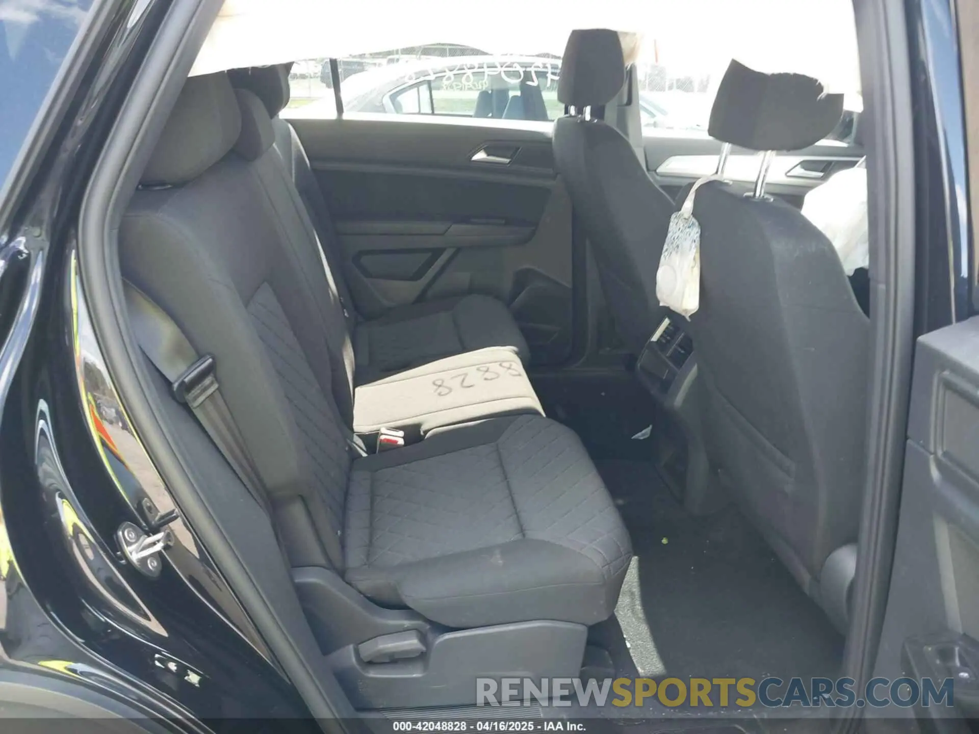 8 fotografías del automóvil dañado 1V2GC2CA7LC232294 VOLKSWAGEN ATLAS CROSS SPORT 2020