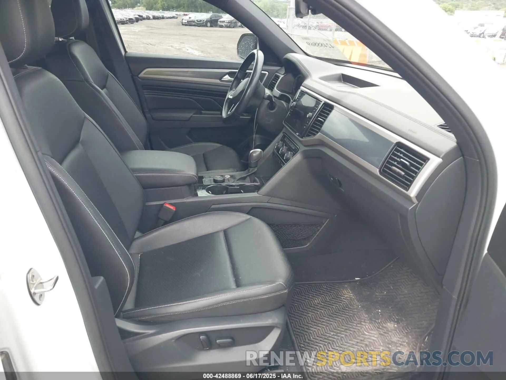 5 fotografías del automóvil dañado 1V2MC2CA6LC228546 VOLKSWAGEN ATLAS CROSS SPORT 2020