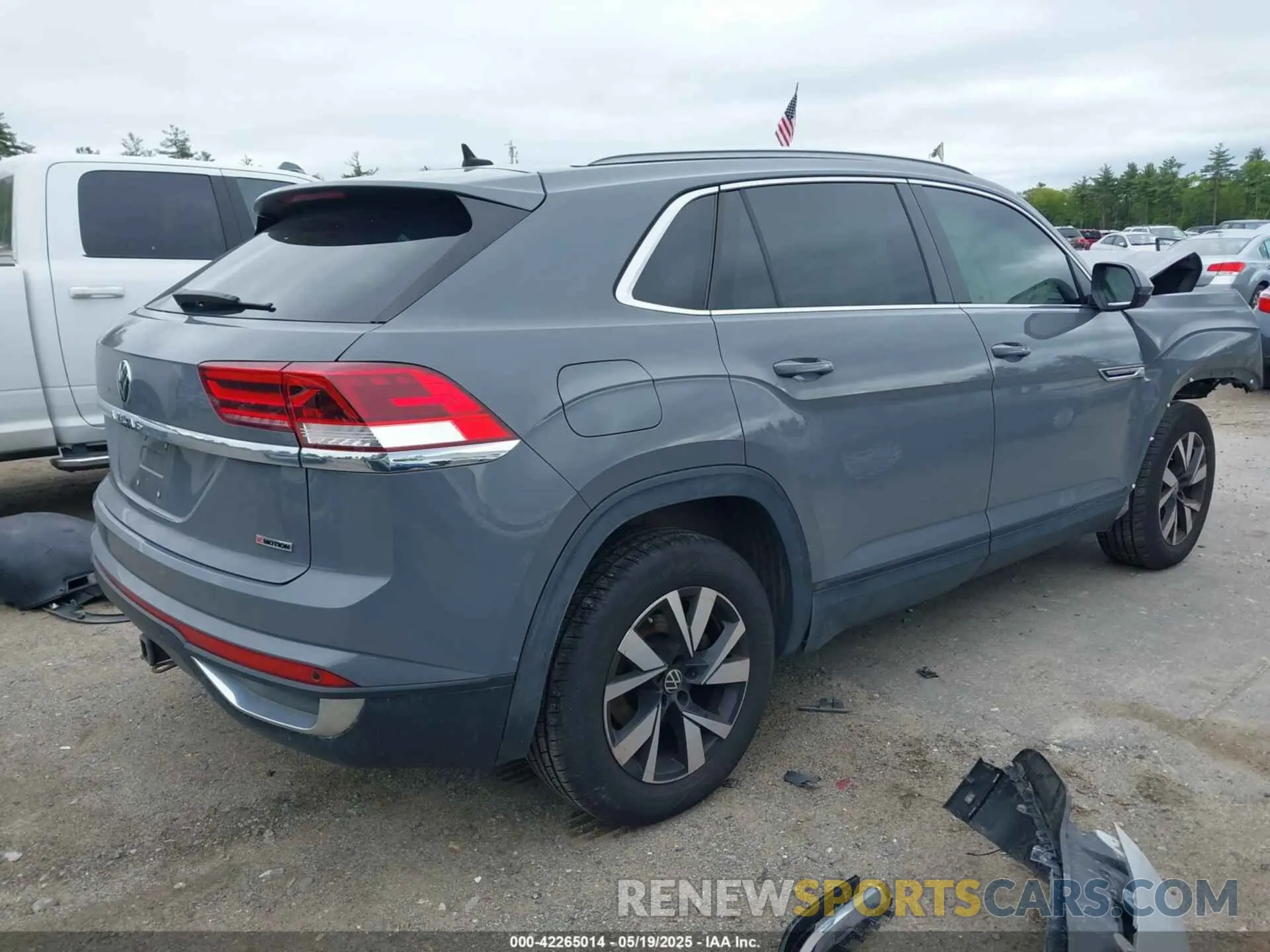 4 fotografías del automóvil dañado 1V2ME2CA3LC220933 VOLKSWAGEN ATLAS CROSS SPORT 2020