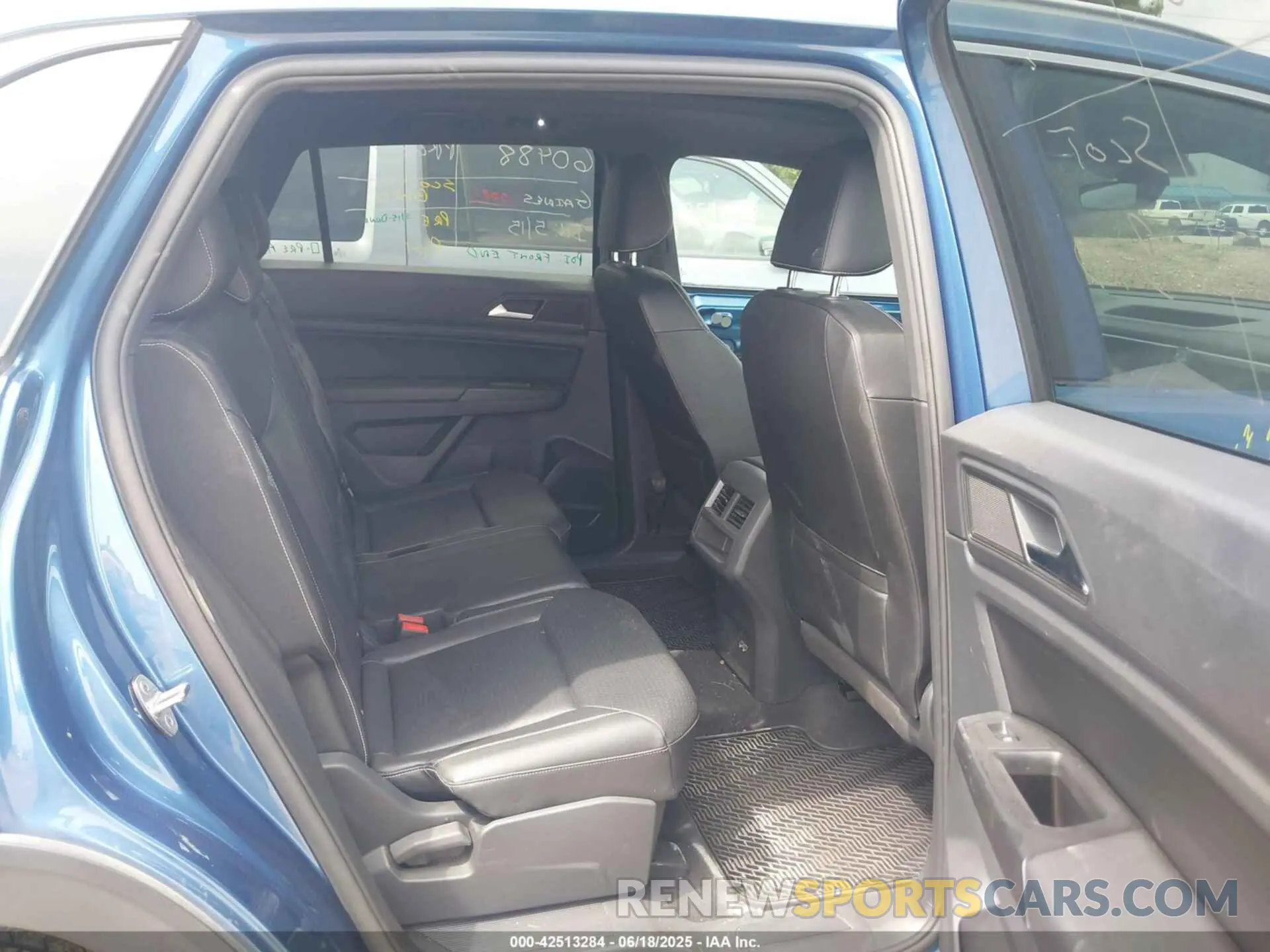 8 fotografías del automóvil dañado 1V2ME2CA4LC214929 VOLKSWAGEN ATLAS CROSS SPORT 2020