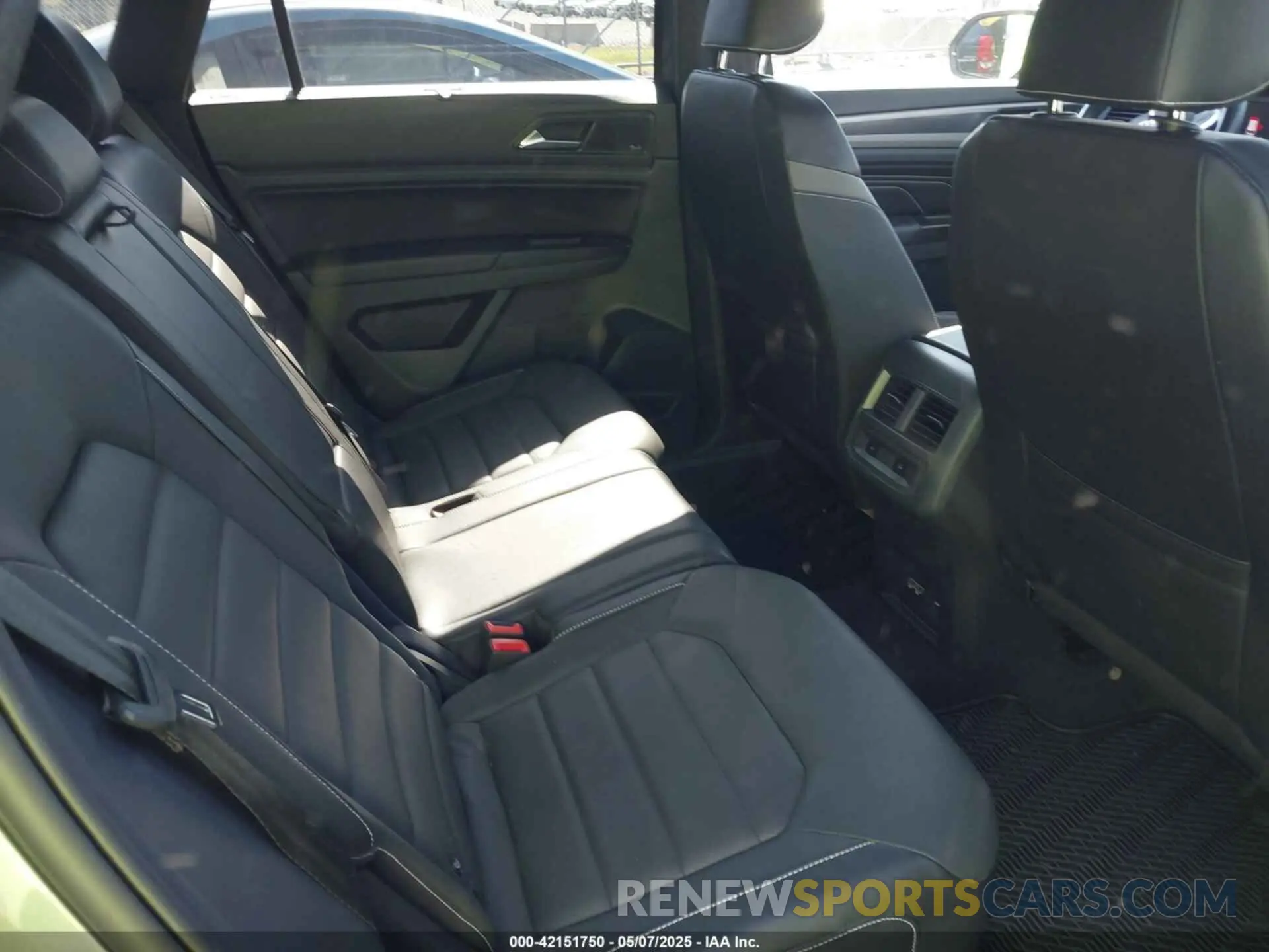 8 fotografías del automóvil dañado 1V2NE2CA0LC224717 VOLKSWAGEN ATLAS CROSS SPORT 2020