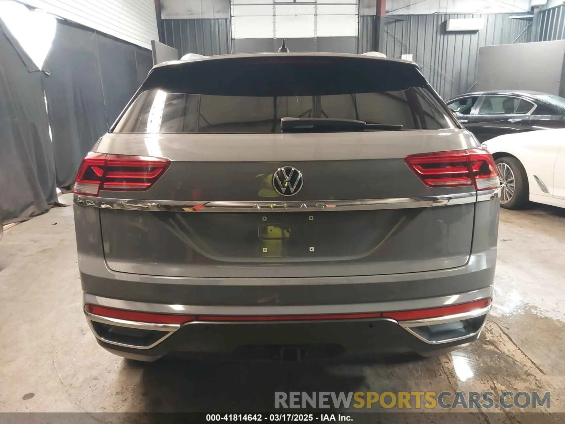 17 fotografías del automóvil dañado 1V2NE2CA7LC214671 VOLKSWAGEN ATLAS CROSS SPORT 2020