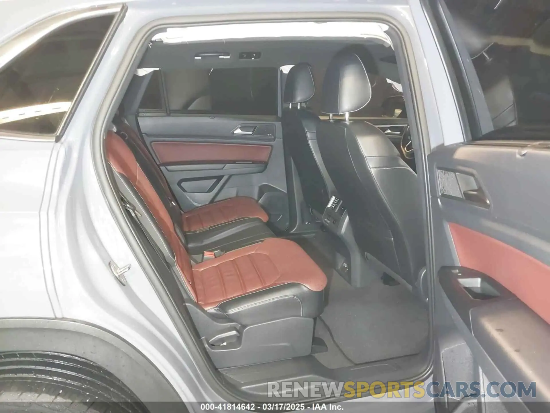8 fotografías del automóvil dañado 1V2NE2CA7LC214671 VOLKSWAGEN ATLAS CROSS SPORT 2020