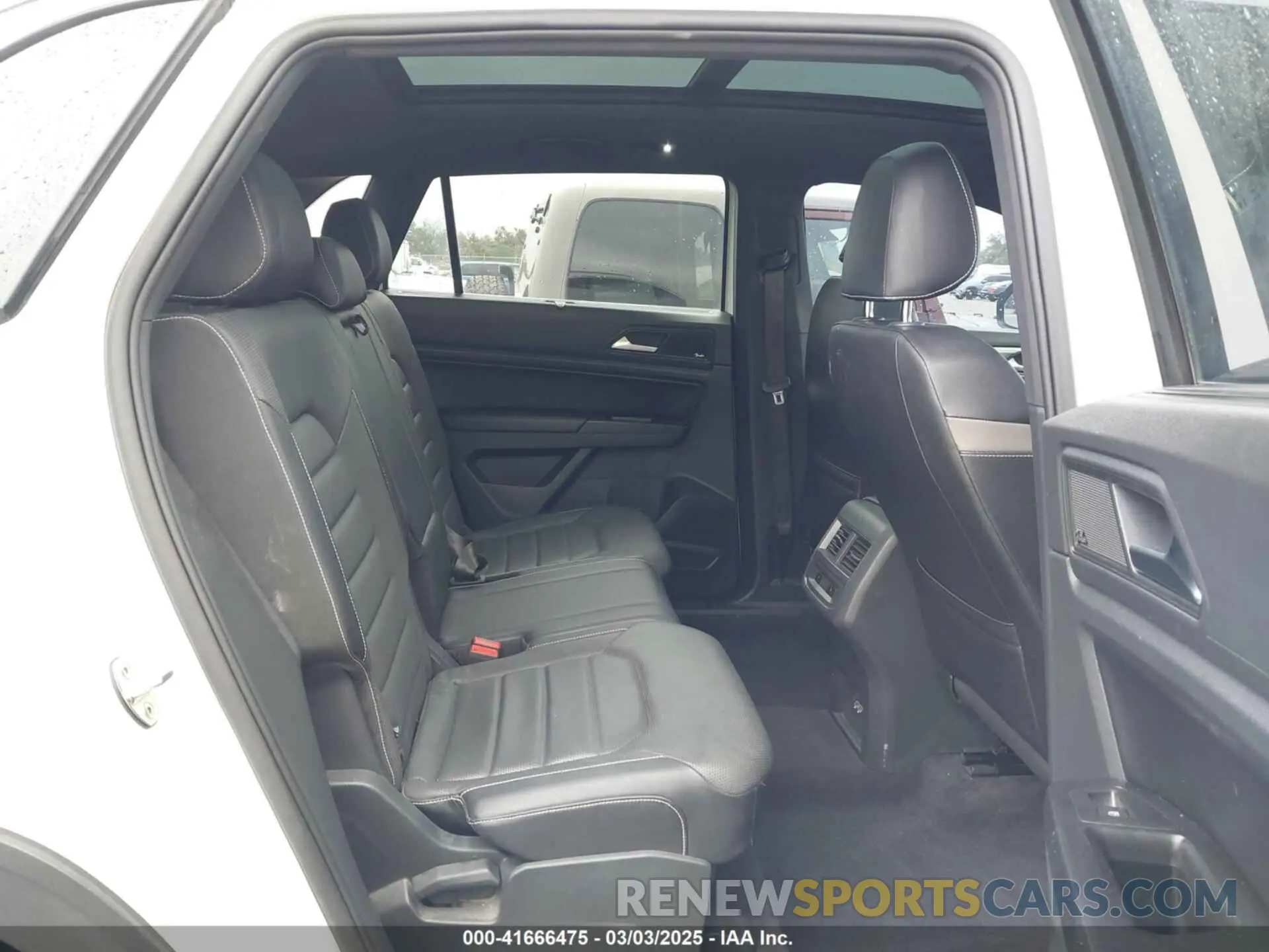 8 fotografías del automóvil dañado 1V2TE2CA3LC220023 VOLKSWAGEN ATLAS CROSS SPORT 2020