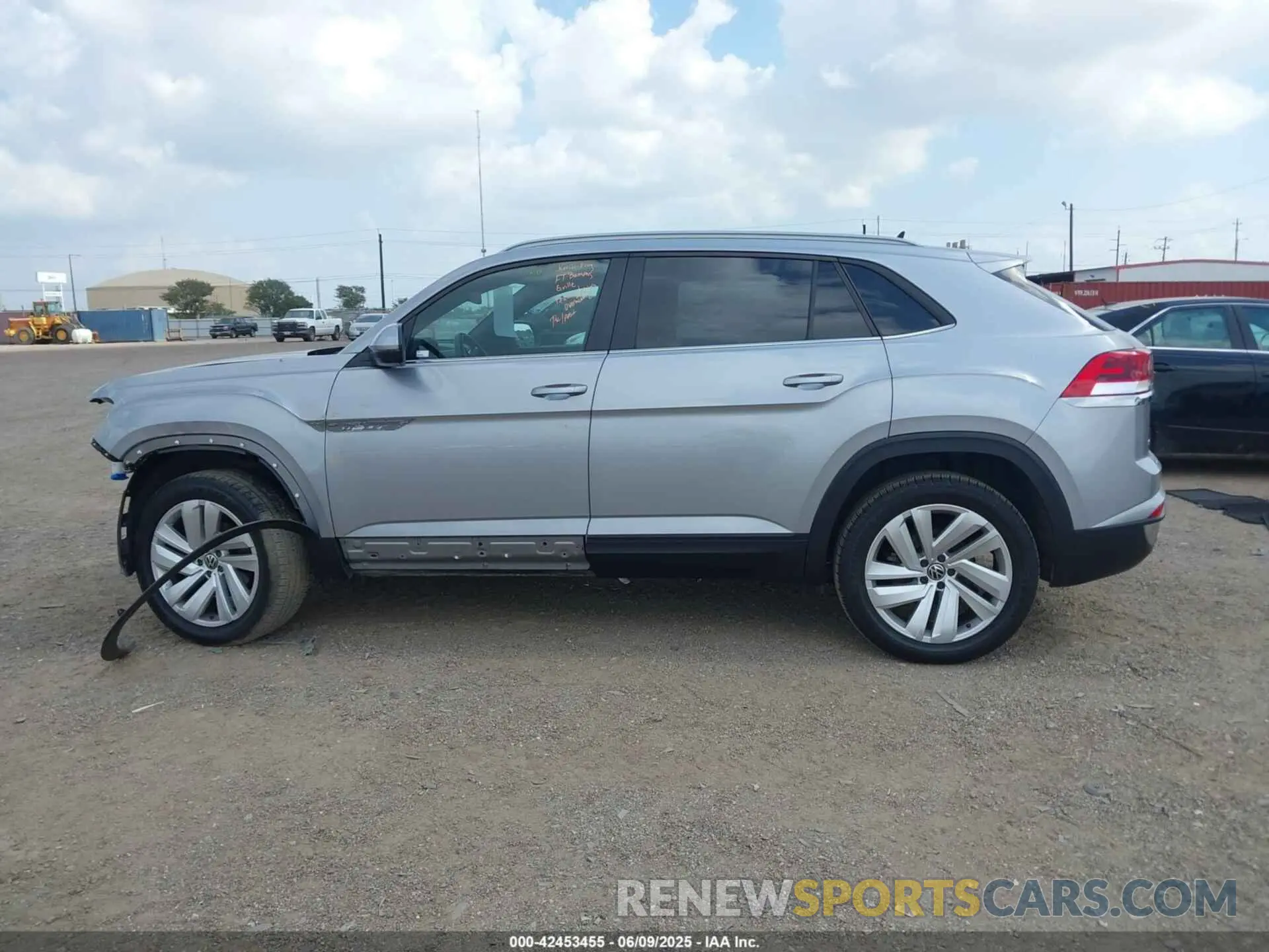 15 fotografías del automóvil dañado 1V2YC2CA1LC204740 VOLKSWAGEN ATLAS CROSS SPORT 2020