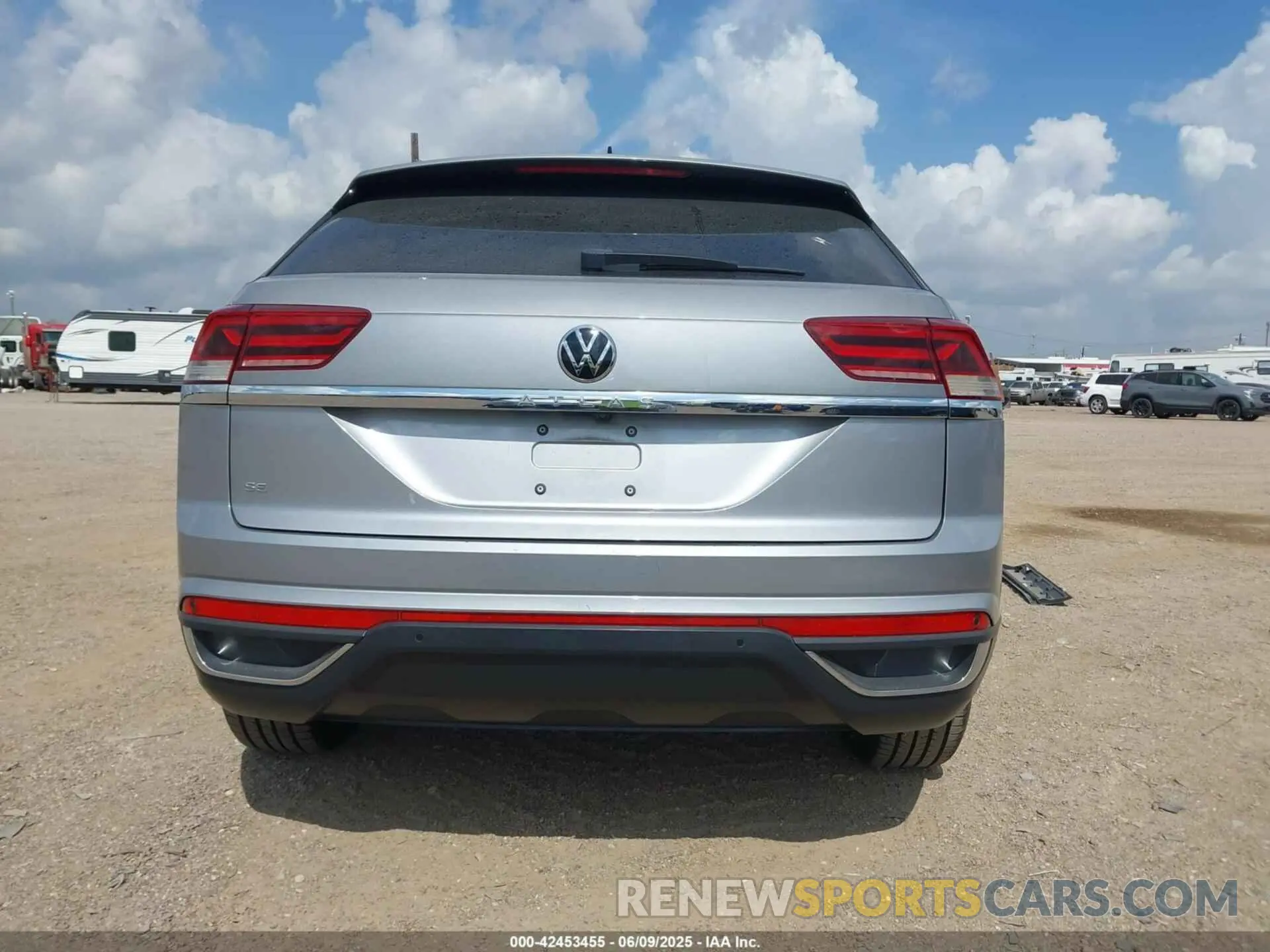 17 fotografías del automóvil dañado 1V2YC2CA1LC204740 VOLKSWAGEN ATLAS CROSS SPORT 2020