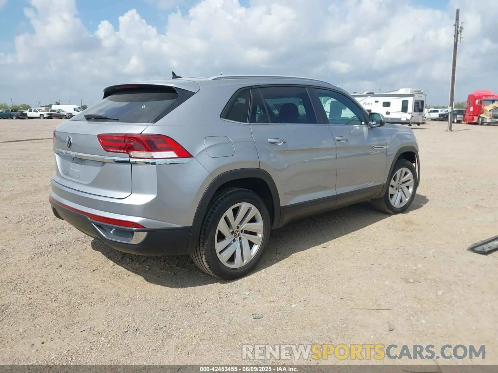 4 fotografías del automóvil dañado 1V2YC2CA1LC204740 VOLKSWAGEN ATLAS CROSS SPORT 2020