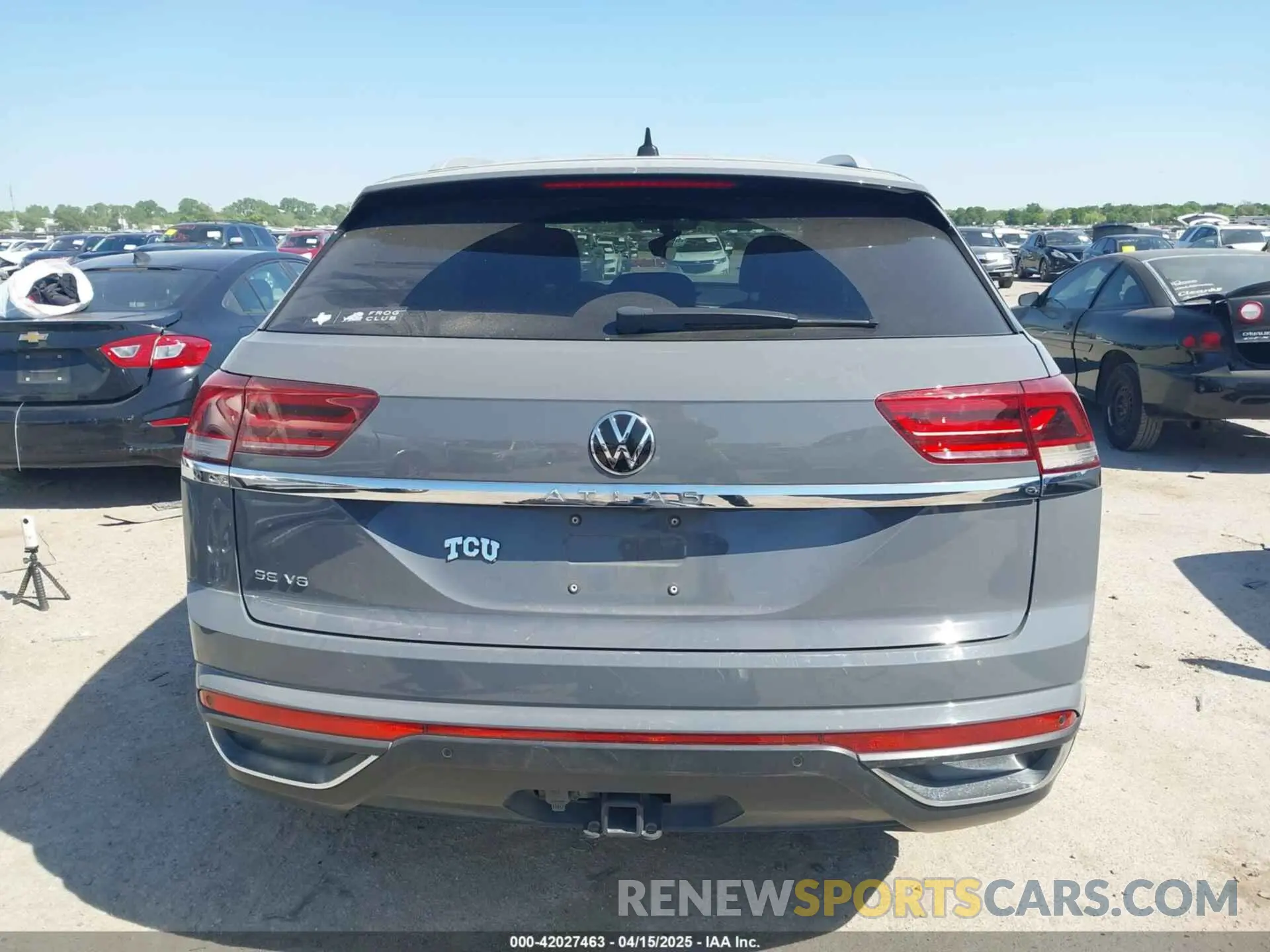 17 fotografías del automóvil dañado 1V2YE2CA0LC217456 VOLKSWAGEN ATLAS CROSS SPORT 2020