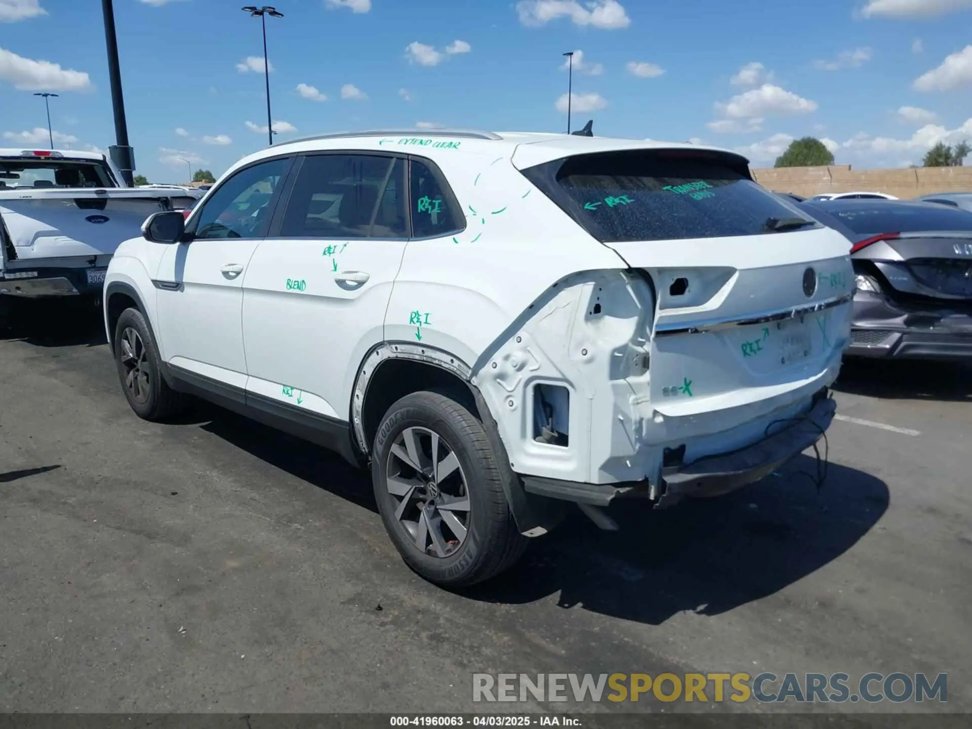 15 fotografías del automóvil dañado 1V2DC2CA7MC204290 VOLKSWAGEN ATLAS CROSS SPORT 2021