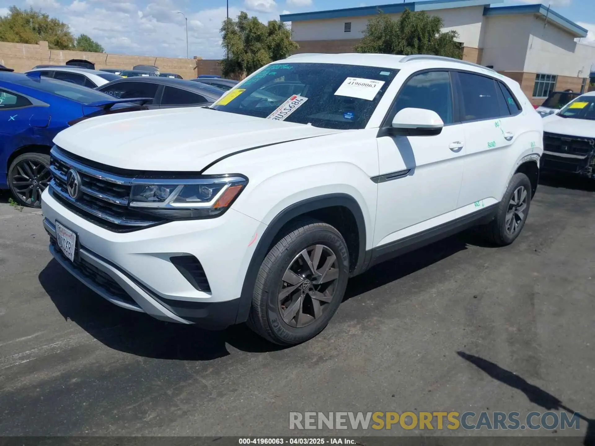 2 fotografías del automóvil dañado 1V2DC2CA7MC204290 VOLKSWAGEN ATLAS CROSS SPORT 2021