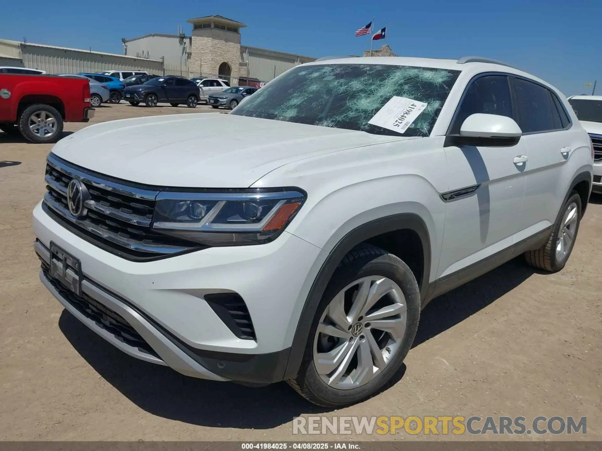 2 fotografías del automóvil dañado 1V2EE2CA8MC202806 VOLKSWAGEN ATLAS CROSS SPORT 2021