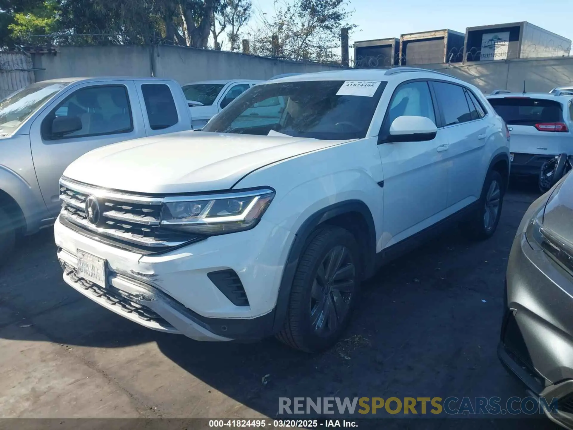 2 fotografías del automóvil dañado 1V2HC2CA4MC229651 VOLKSWAGEN ATLAS CROSS SPORT 2021