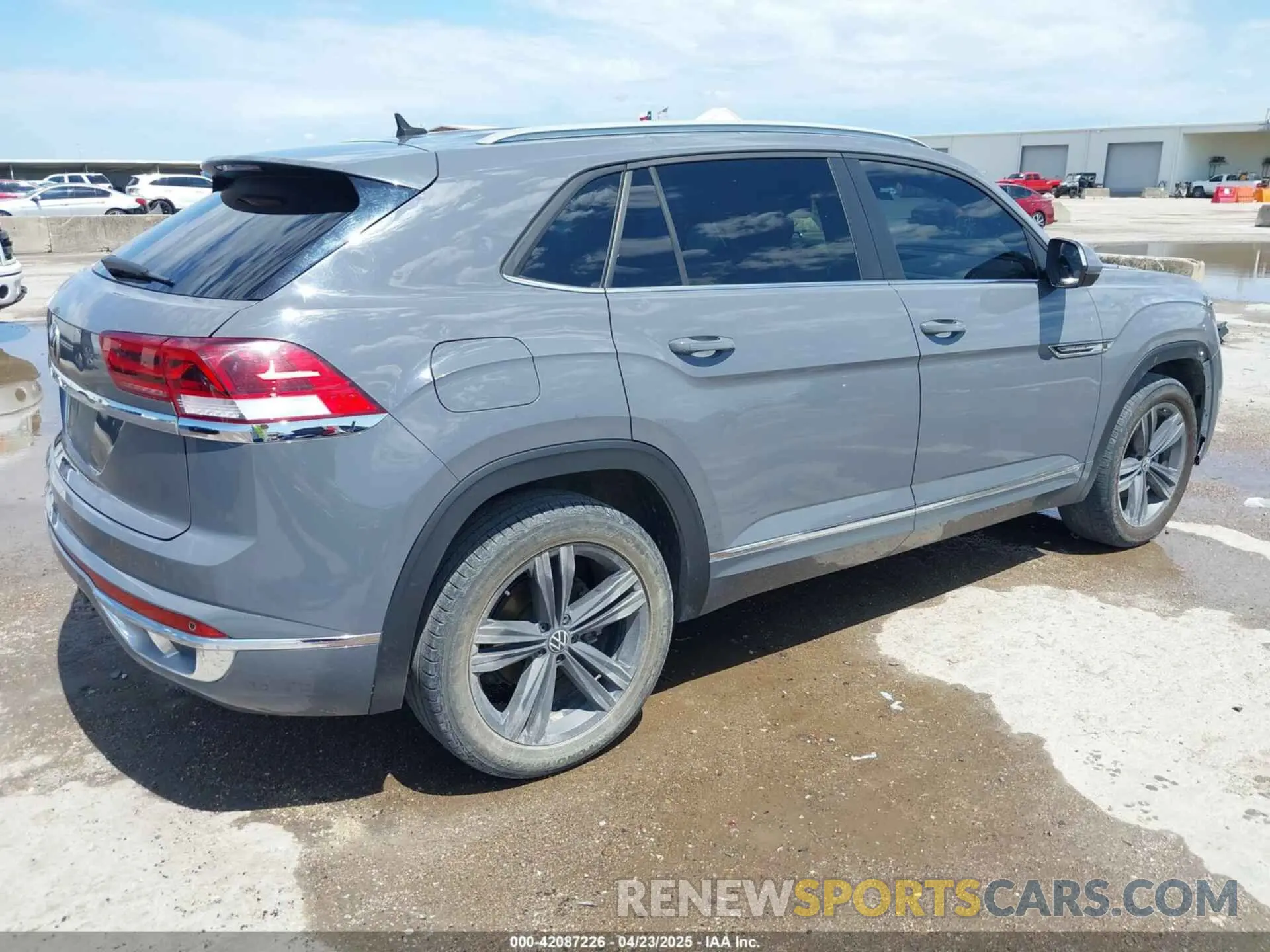 4 fotografías del automóvil dañado 1V2ME2CA4MC206041 VOLKSWAGEN ATLAS CROSS SPORT 2021