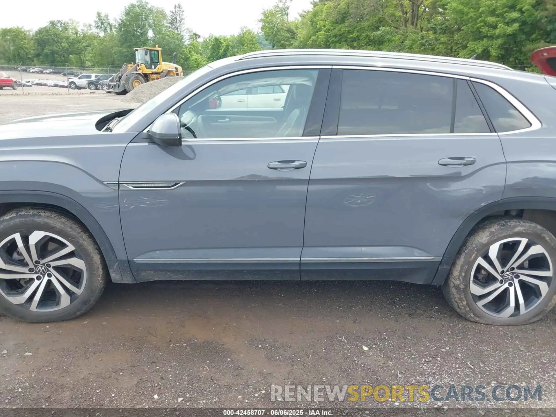 14 fotografías del automóvil dañado 1V2TC2CAXMC219555 VOLKSWAGEN ATLAS CROSS SPORT 2021