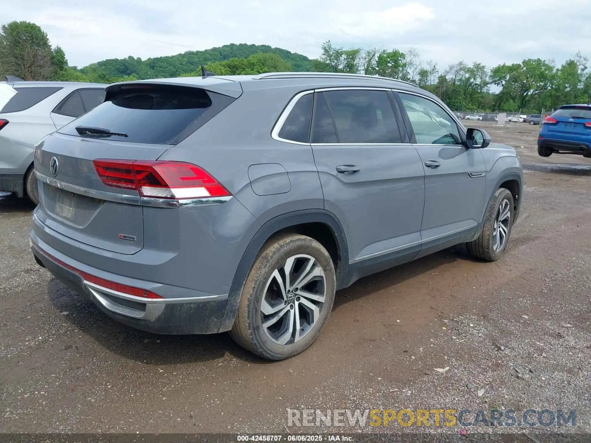 4 fotografías del automóvil dañado 1V2TC2CAXMC219555 VOLKSWAGEN ATLAS CROSS SPORT 2021