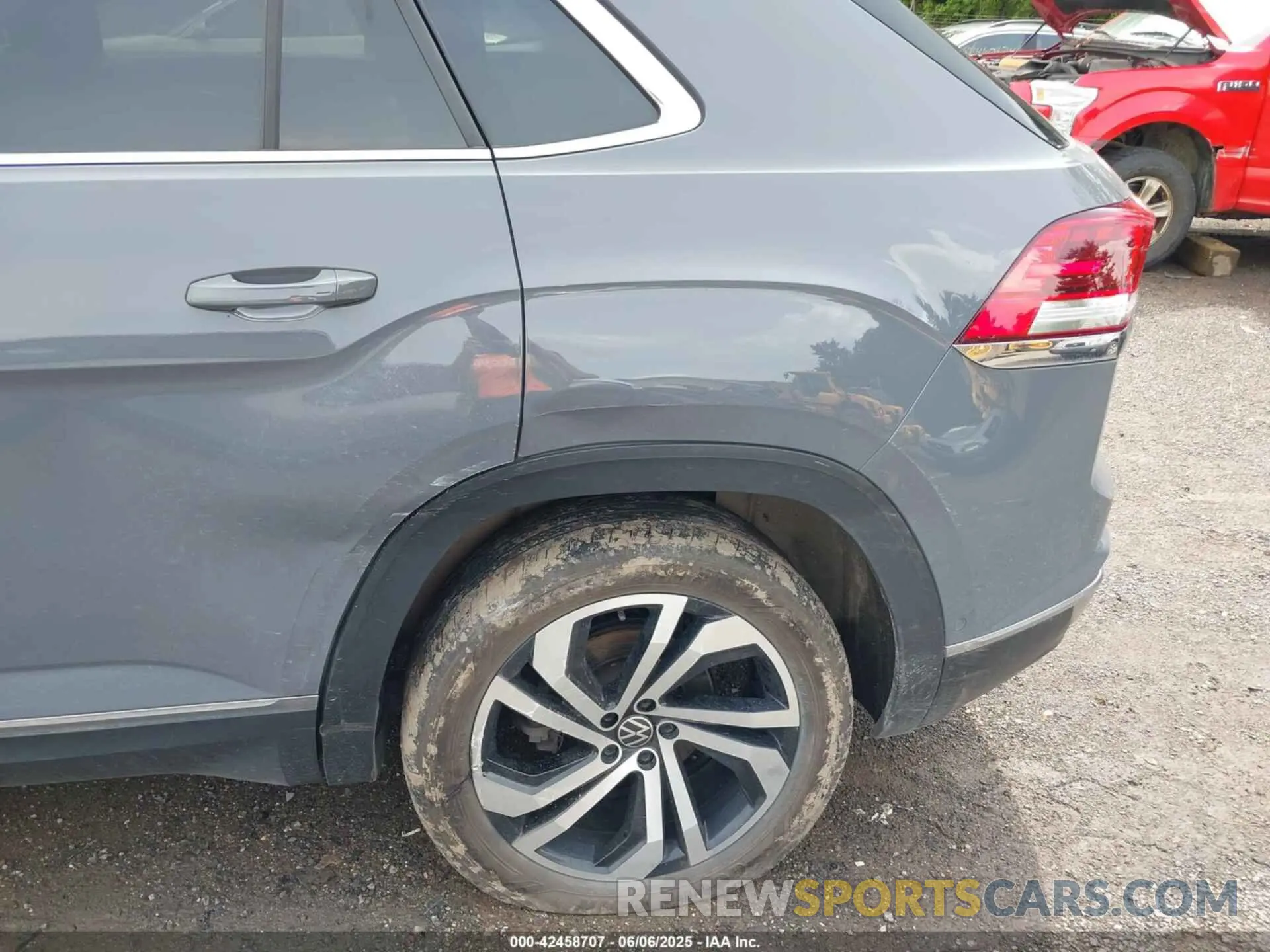 6 fotografías del automóvil dañado 1V2TC2CAXMC219555 VOLKSWAGEN ATLAS CROSS SPORT 2021