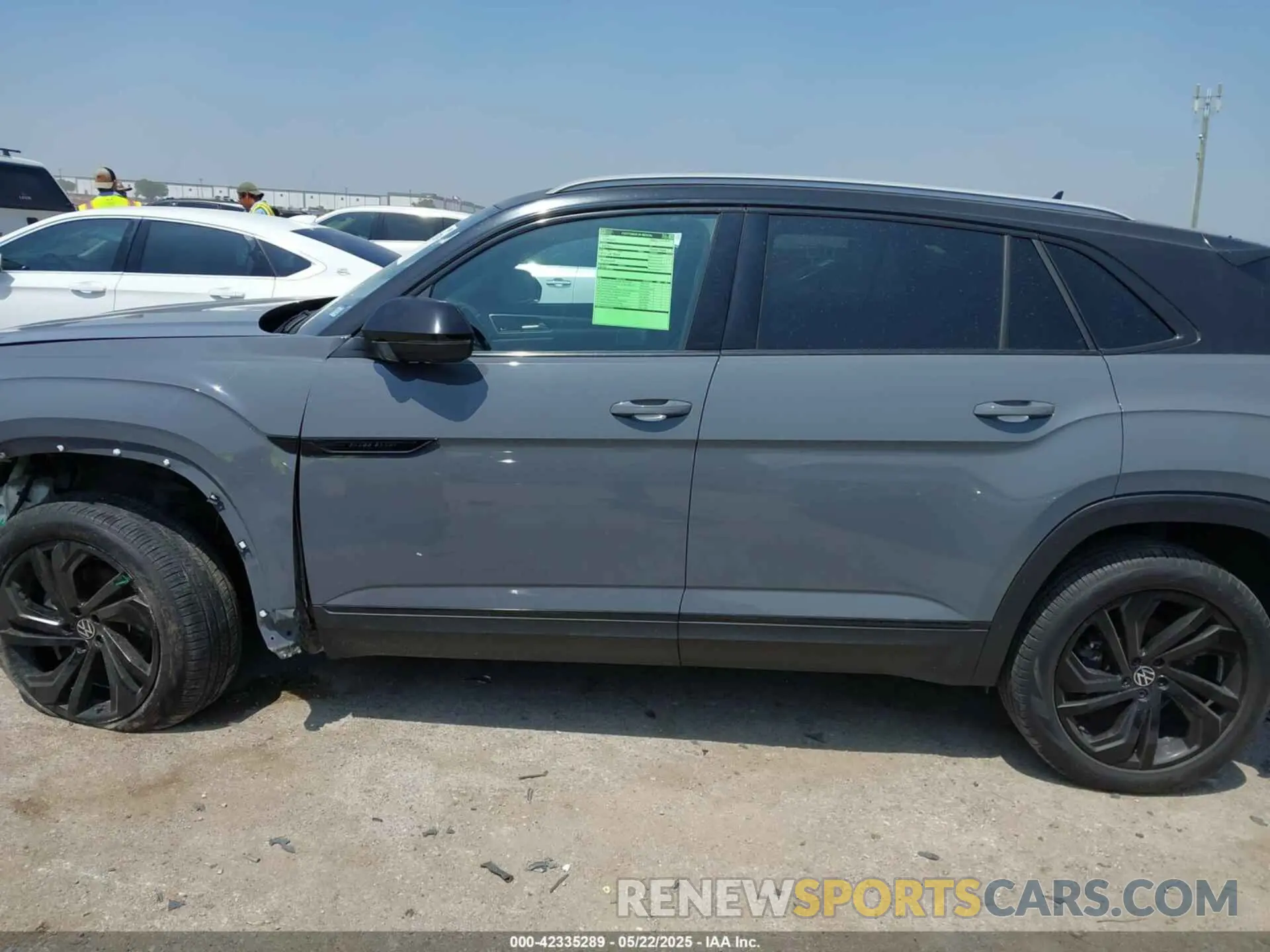 14 fotografías del automóvil dañado 1V2TE2CA0MC218702 VOLKSWAGEN ATLAS CROSS SPORT 2021