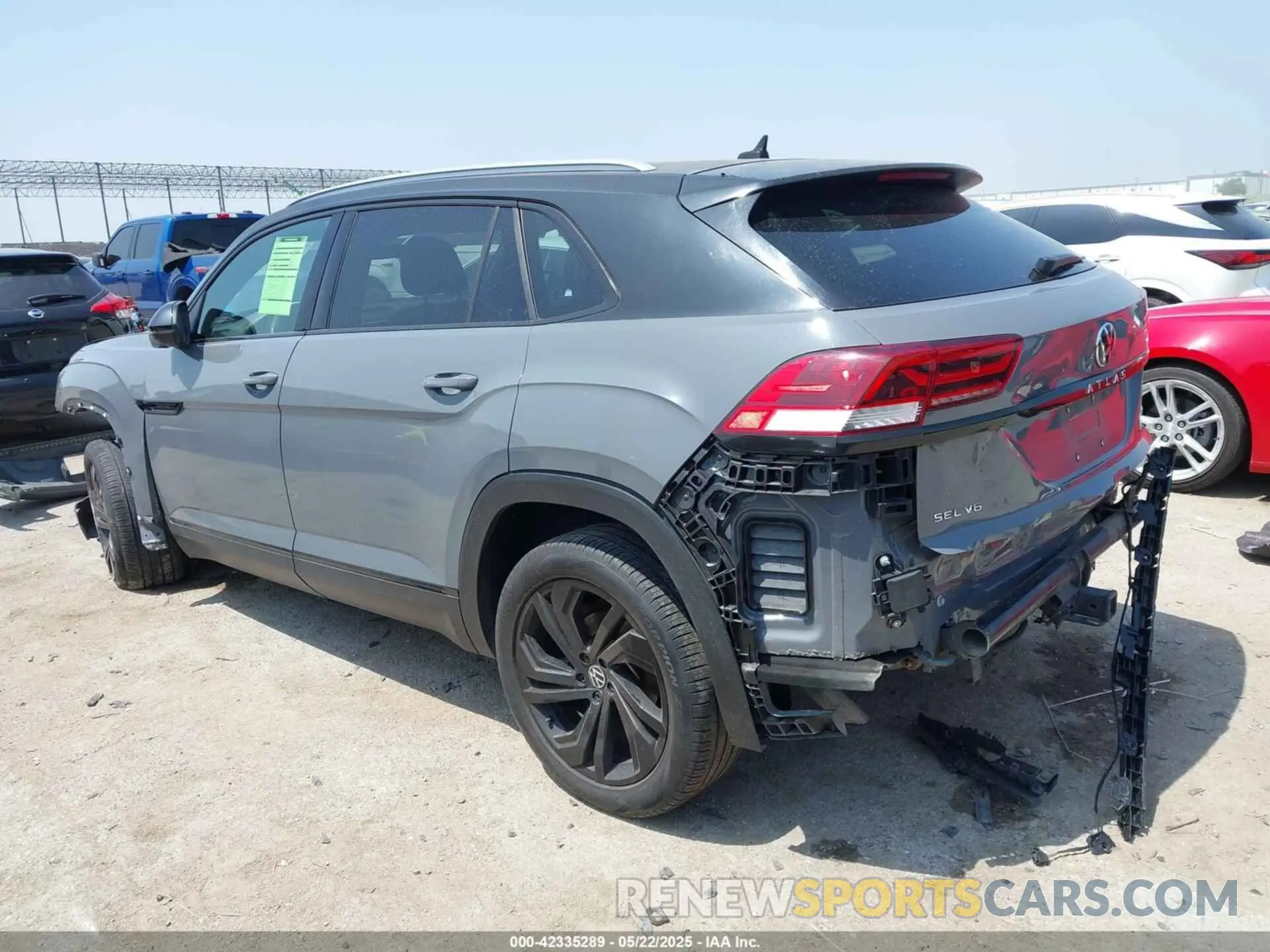 3 fotografías del automóvil dañado 1V2TE2CA0MC218702 VOLKSWAGEN ATLAS CROSS SPORT 2021