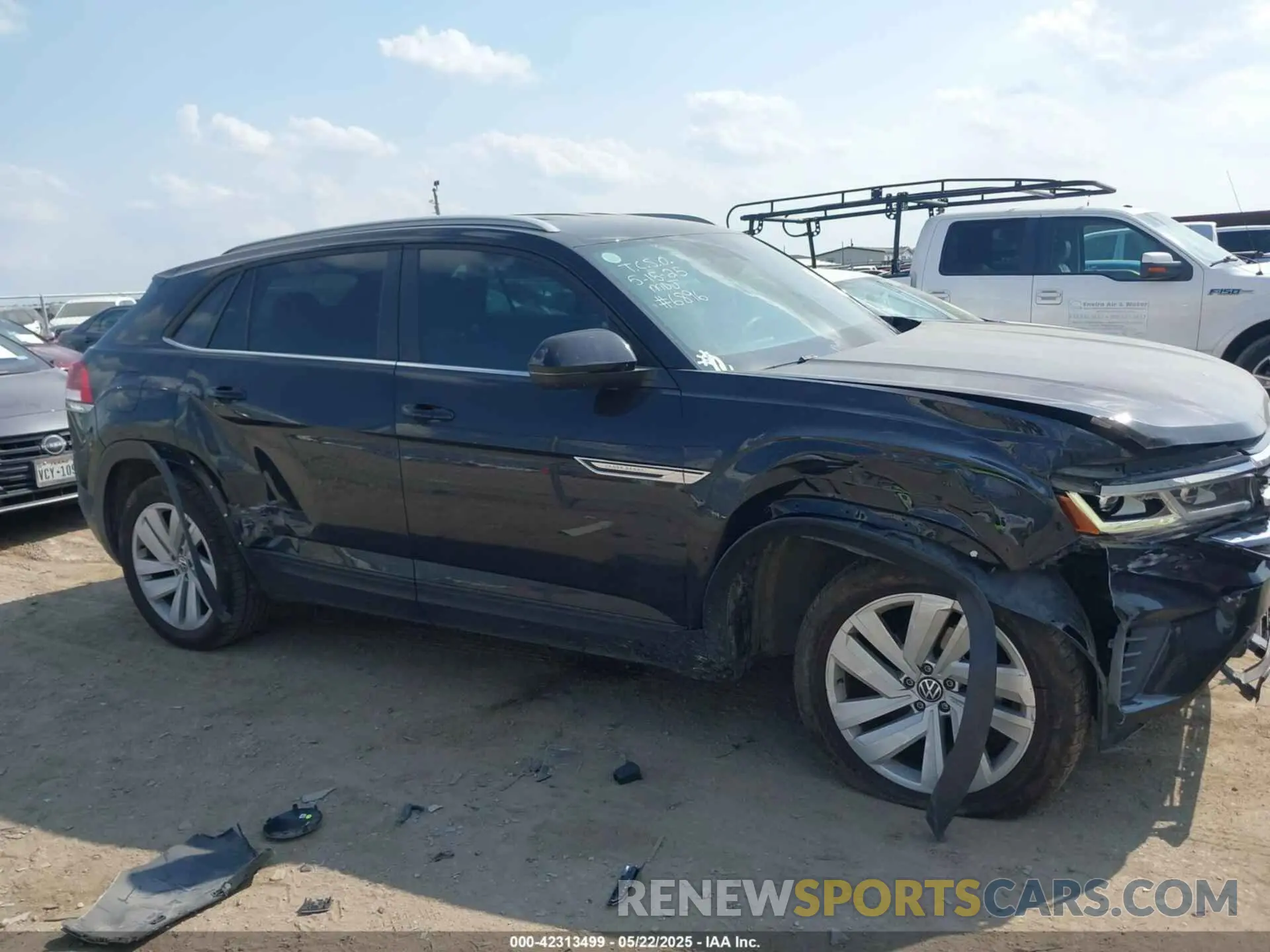 14 fotografías del automóvil dañado 1V2WC2CA4MC236896 VOLKSWAGEN ATLAS CROSS SPORT 2021