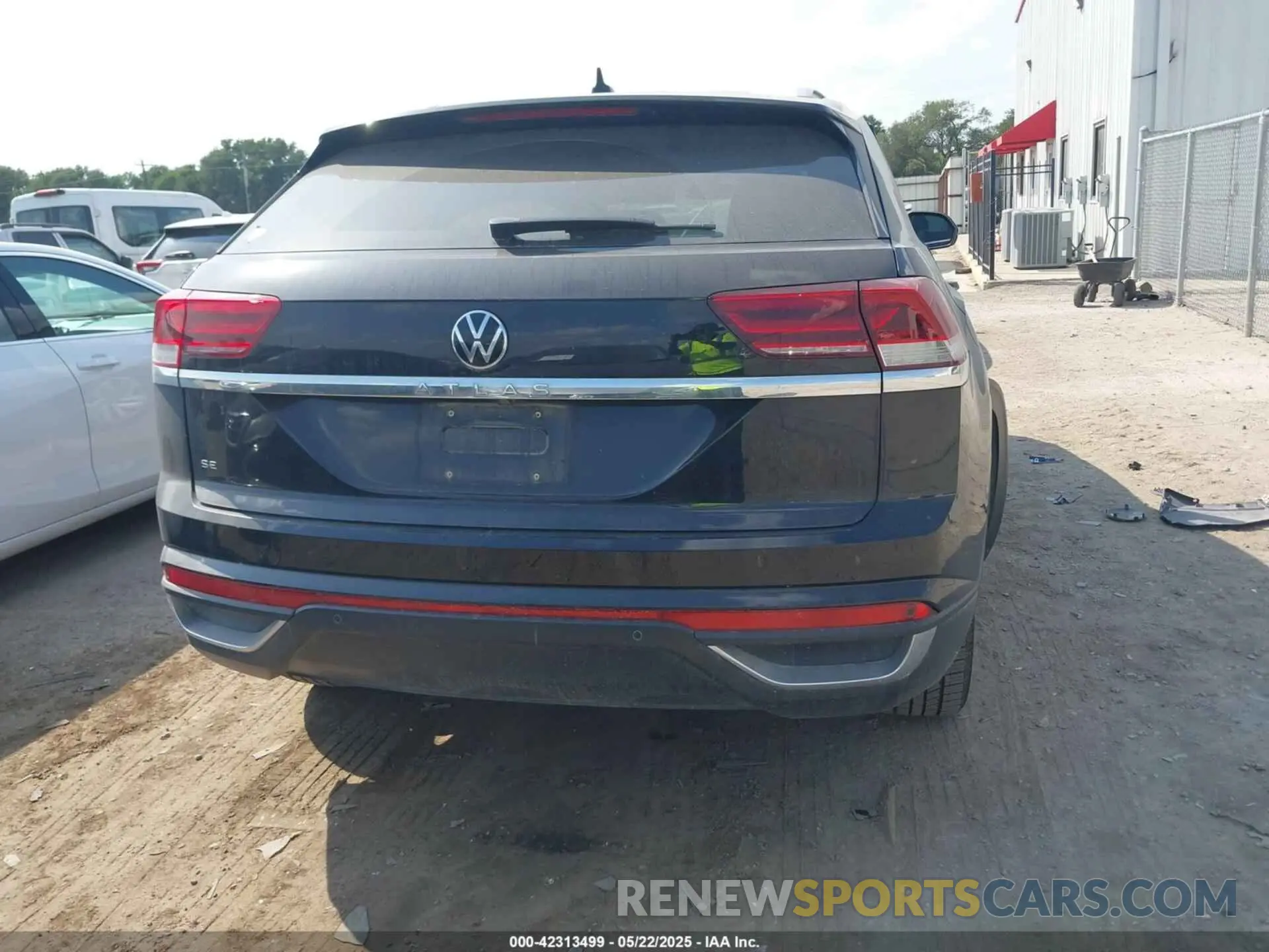 17 fotografías del automóvil dañado 1V2WC2CA4MC236896 VOLKSWAGEN ATLAS CROSS SPORT 2021