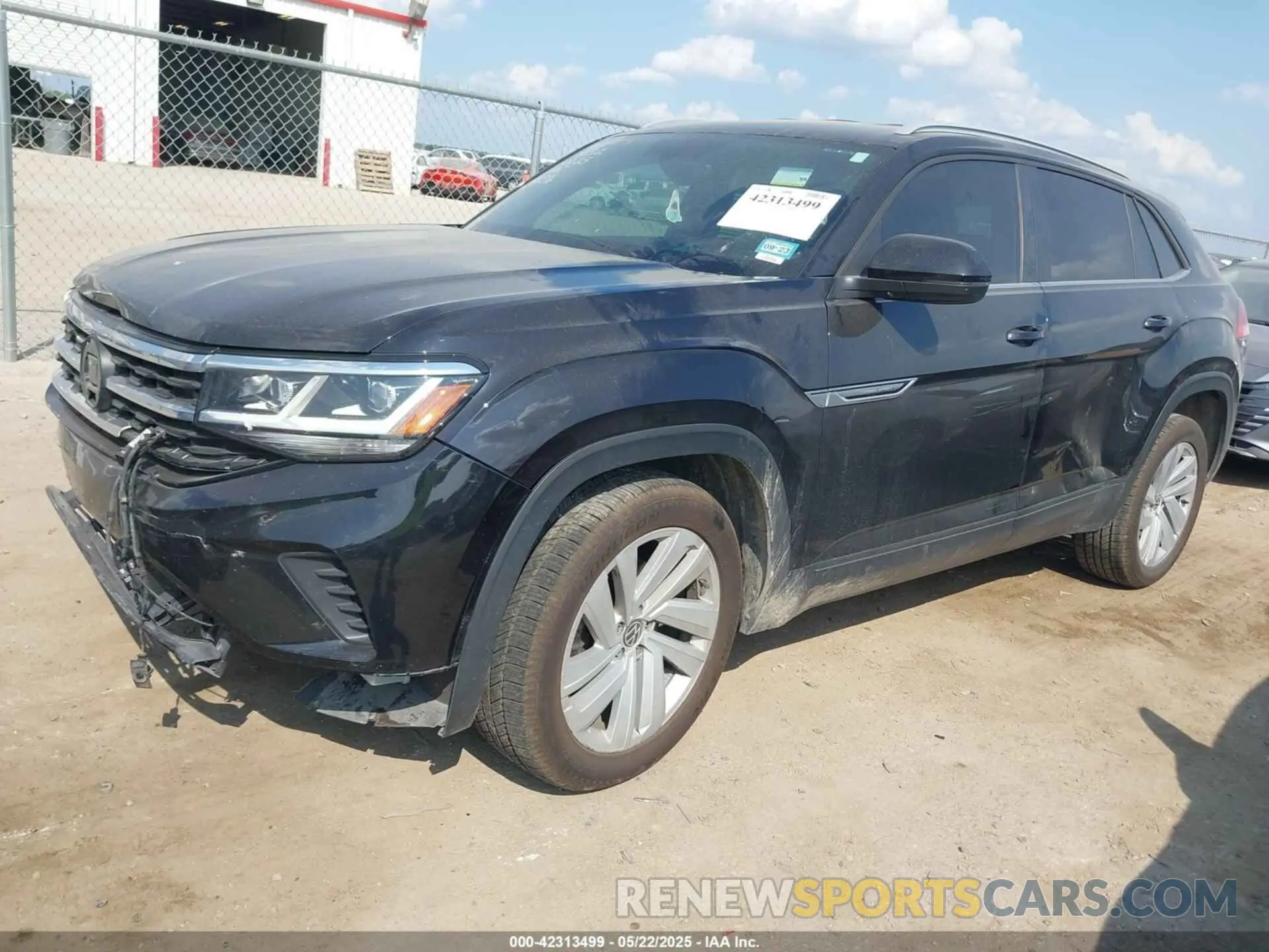 2 fotografías del automóvil dañado 1V2WC2CA4MC236896 VOLKSWAGEN ATLAS CROSS SPORT 2021
