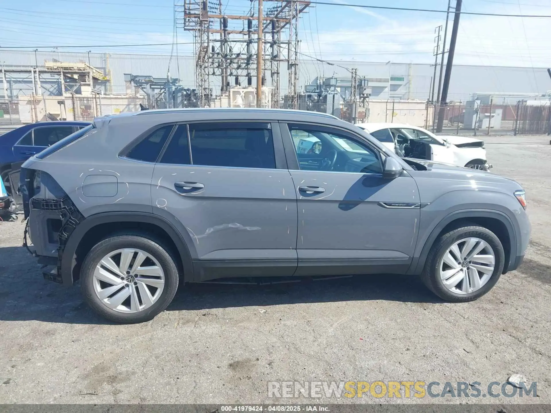 14 fotografías del automóvil dañado 1V2WE2CA9MC234751 VOLKSWAGEN ATLAS CROSS SPORT 2021