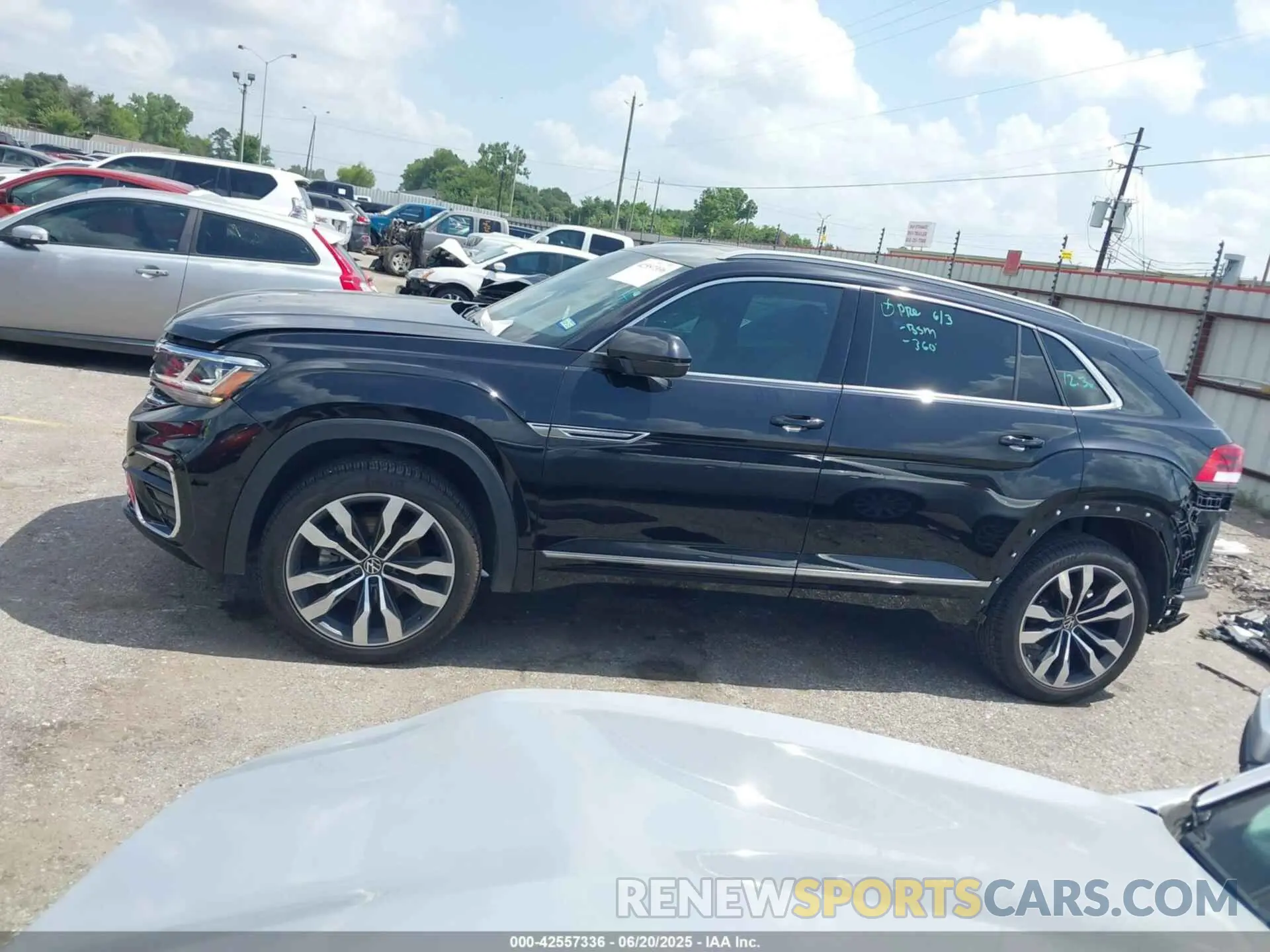 15 fotografías del automóvil dañado 1V2FE2CA5NC206298 VOLKSWAGEN ATLAS CROSS SPORT 2022