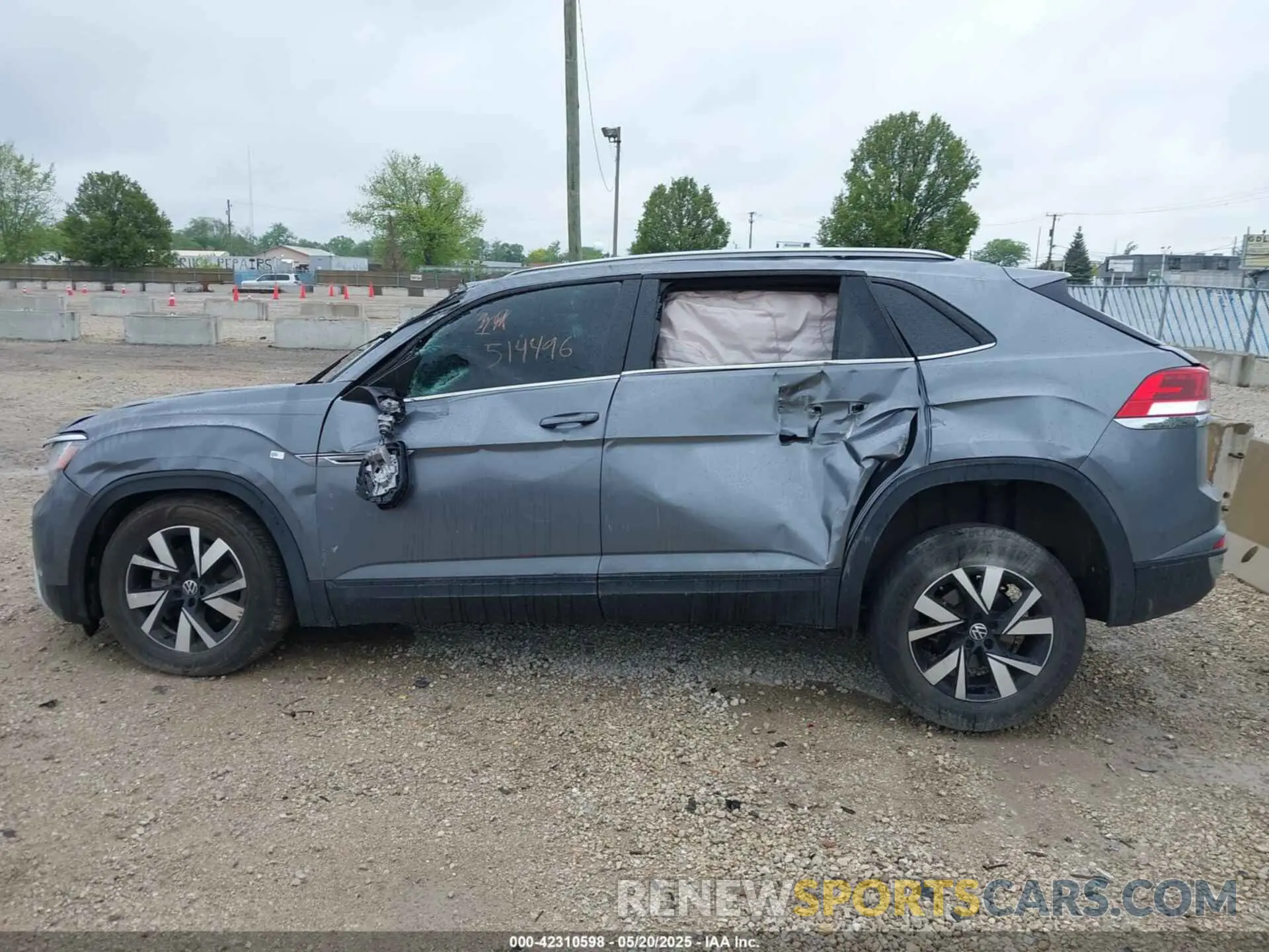 13 fotografías del automóvil dañado 1V2LC2CA1NC203536 VOLKSWAGEN ATLAS CROSS SPORT 2022