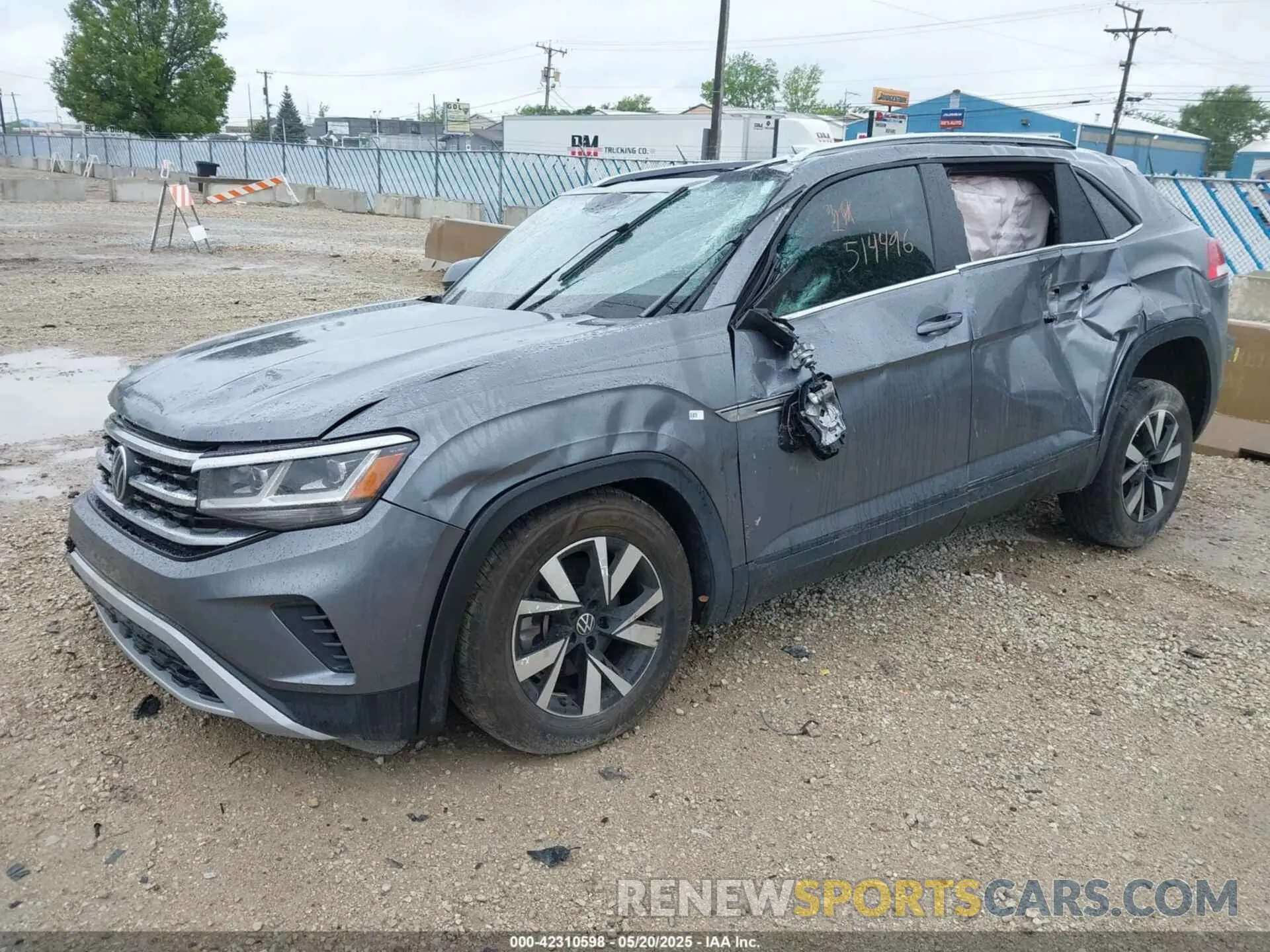 2 fotografías del automóvil dañado 1V2LC2CA1NC203536 VOLKSWAGEN ATLAS CROSS SPORT 2022