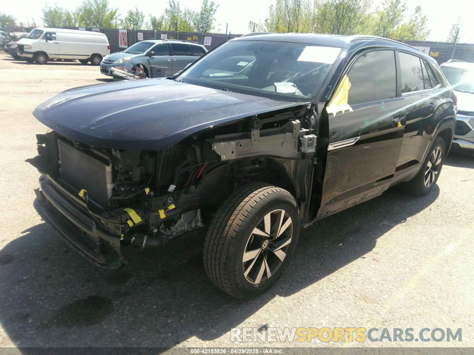2 fotografías del automóvil dañado 1V2LC2CA6NC224124 VOLKSWAGEN ATLAS CROSS SPORT 2022