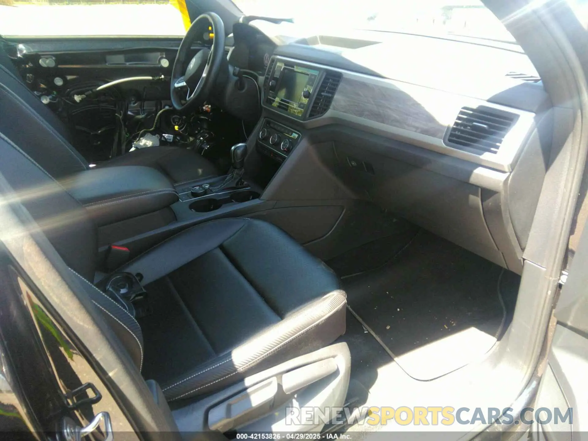 5 fotografías del automóvil dañado 1V2LC2CA6NC224124 VOLKSWAGEN ATLAS CROSS SPORT 2022