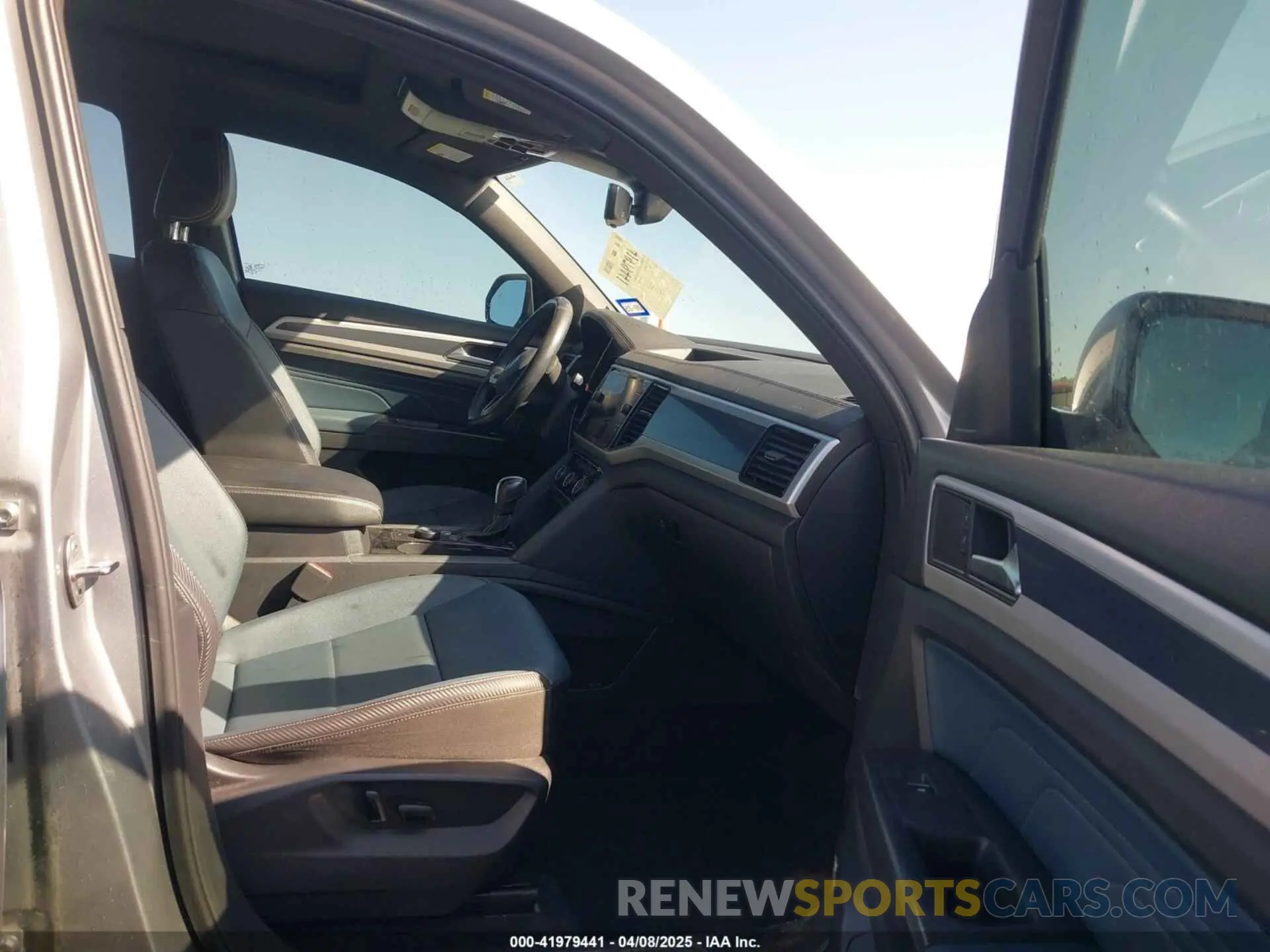 5 fotografías del automóvil dañado 1V2SE2CA5NC222726 VOLKSWAGEN ATLAS CROSS SPORT 2022