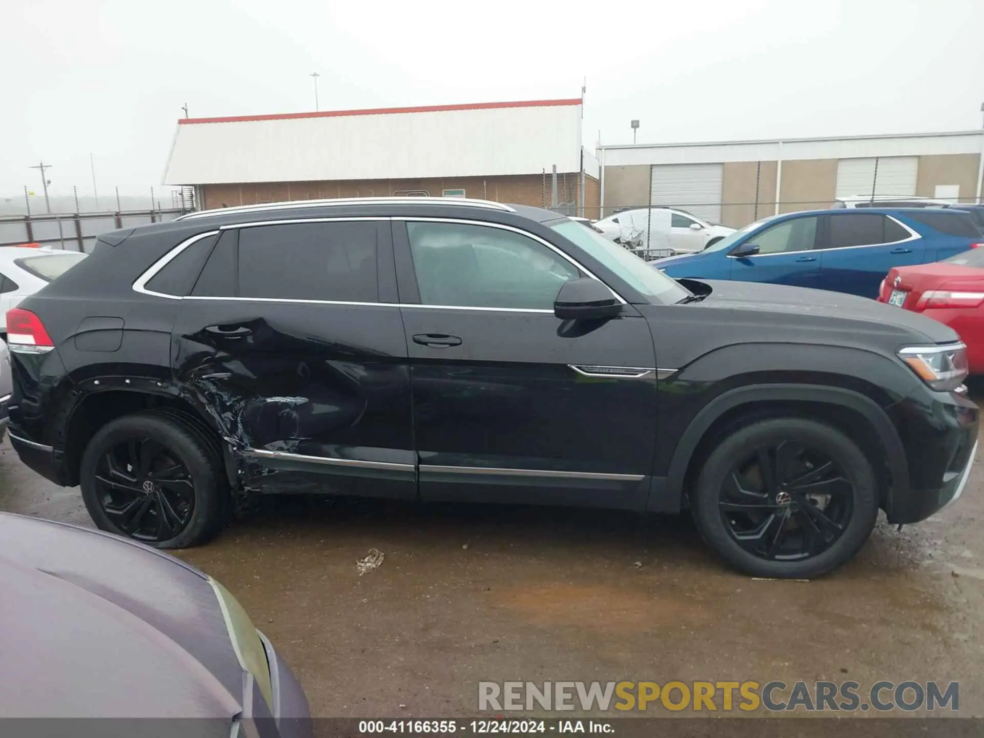 13 fotografías del automóvil dañado 1V2BE2CA3PC201988 VOLKSWAGEN ATLAS CROSS SPORT 2023