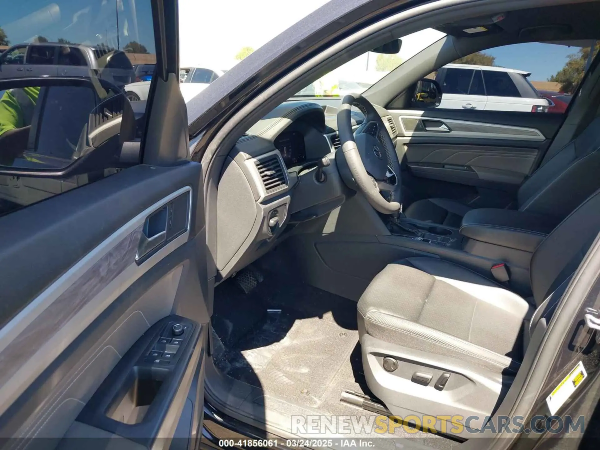 5 fotografías del automóvil dañado 1V2DC2CA0PC206192 VOLKSWAGEN ATLAS CROSS SPORT 2023