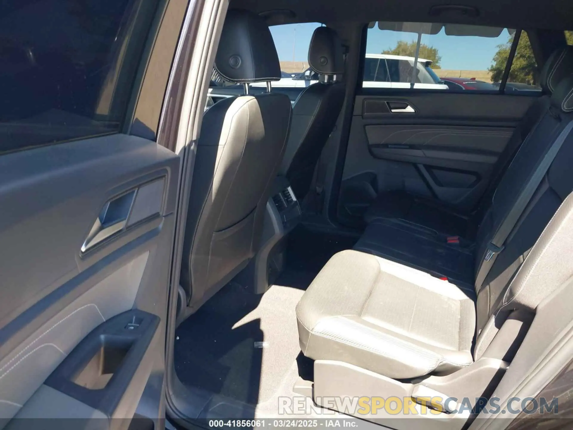 8 fotografías del automóvil dañado 1V2DC2CA0PC206192 VOLKSWAGEN ATLAS CROSS SPORT 2023