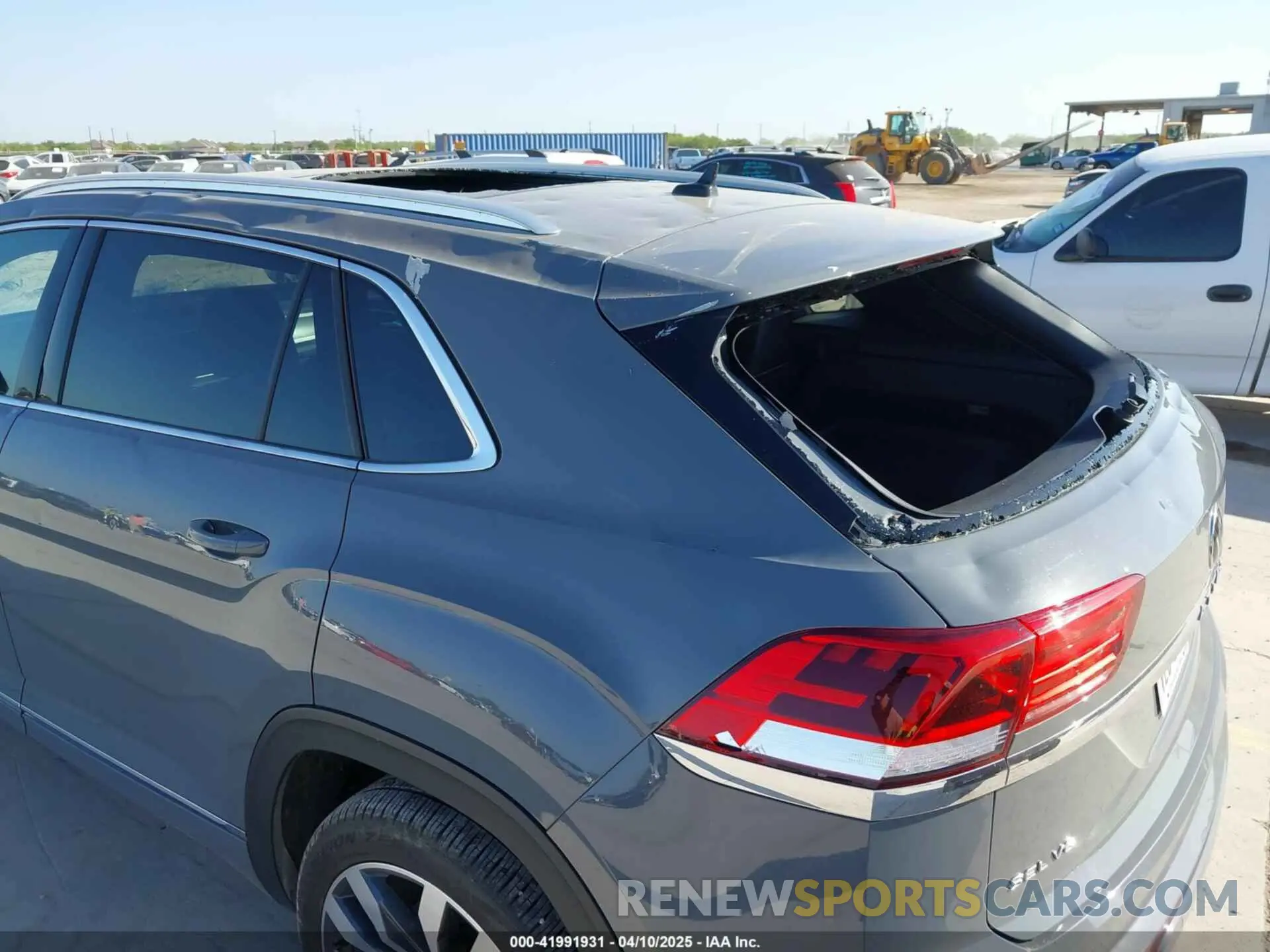 17 fotografías del automóvil dañado 1V2FE2CA0PC224677 VOLKSWAGEN ATLAS CROSS SPORT 2023