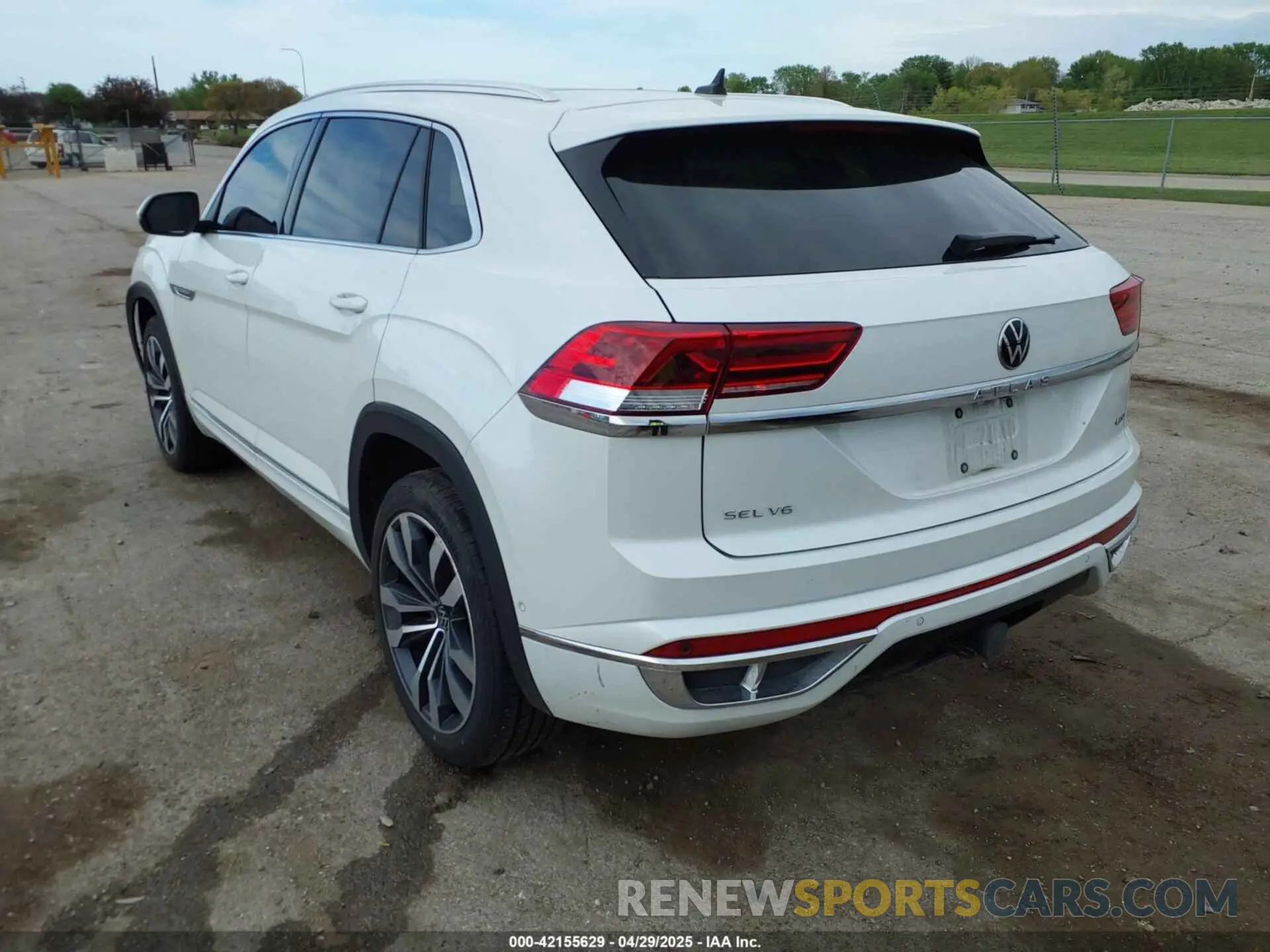 3 fotografías del automóvil dañado 1V2FE2CA8PC221736 VOLKSWAGEN ATLAS CROSS SPORT 2023