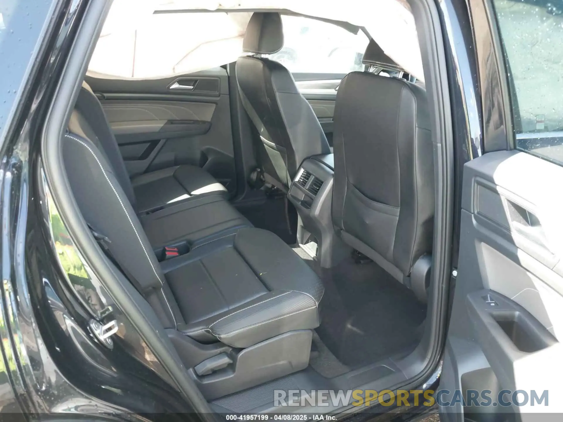 8 fotografías del automóvil dañado 1V2HE2CA4PC209916 VOLKSWAGEN ATLAS CROSS SPORT 2023