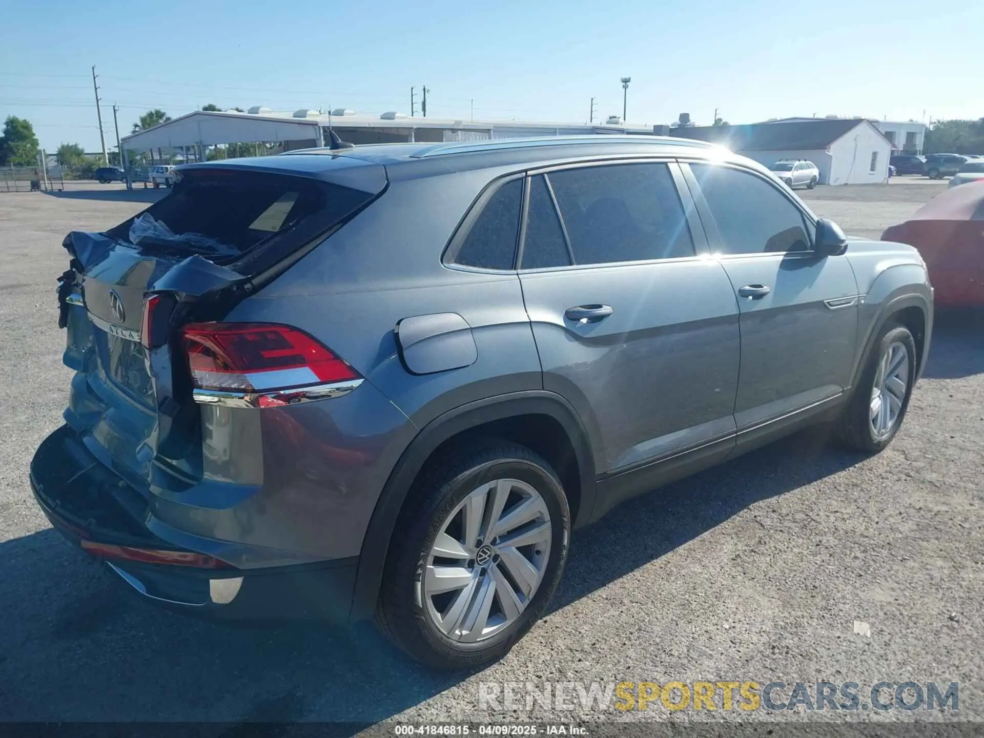 4 fotografías del automóvil dañado 1V2JE2CA2PC203551 VOLKSWAGEN ATLAS CROSS SPORT 2023
