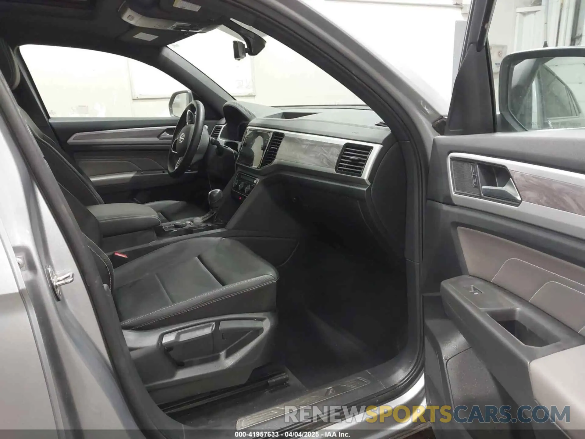 5 fotografías del automóvil dañado 1V2KC2CA6PC210593 VOLKSWAGEN ATLAS CROSS SPORT 2023