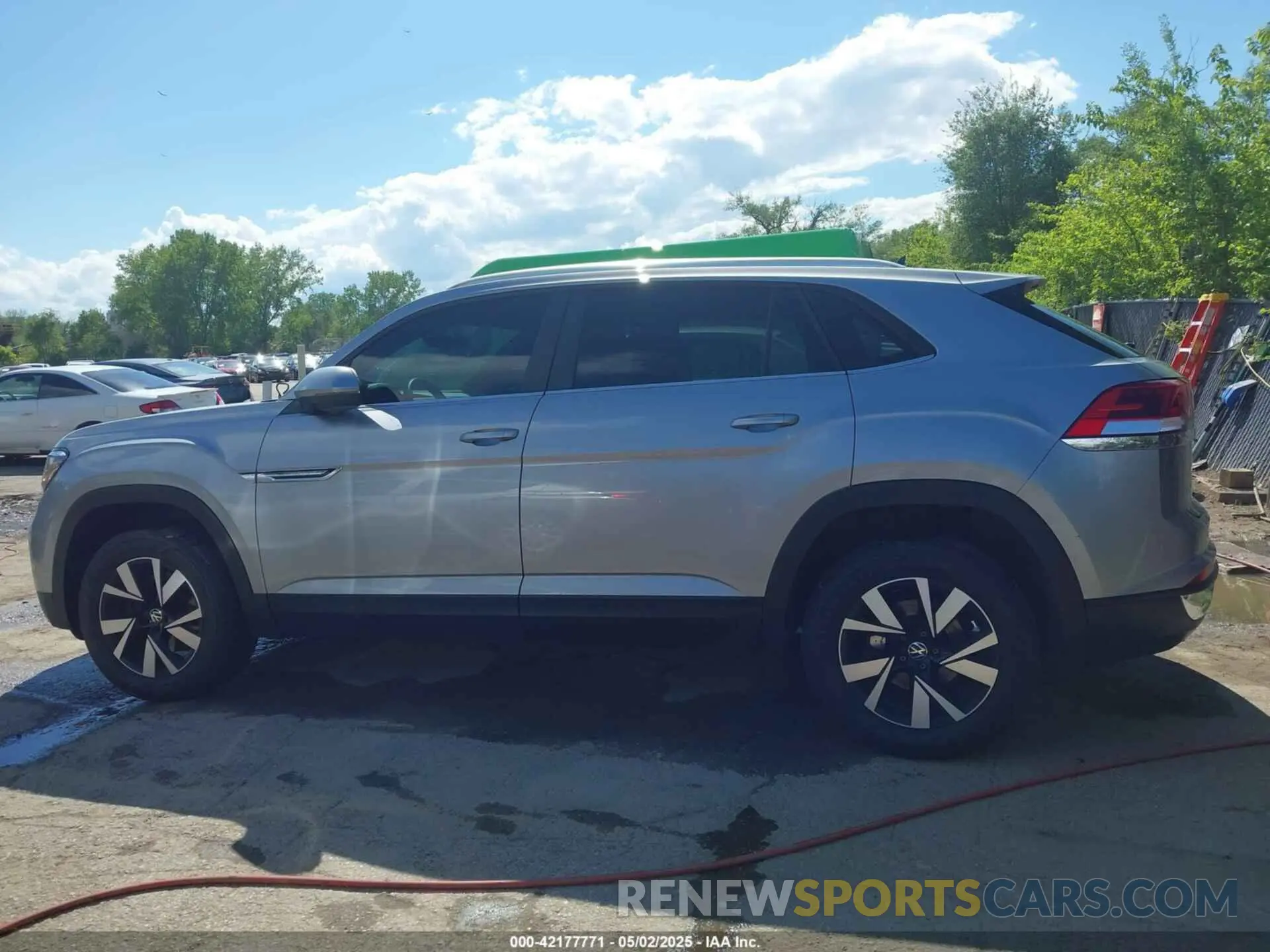 14 fotografías del automóvil dañado 1V2LC2CA9PC212519 VOLKSWAGEN ATLAS CROSS SPORT 2023
