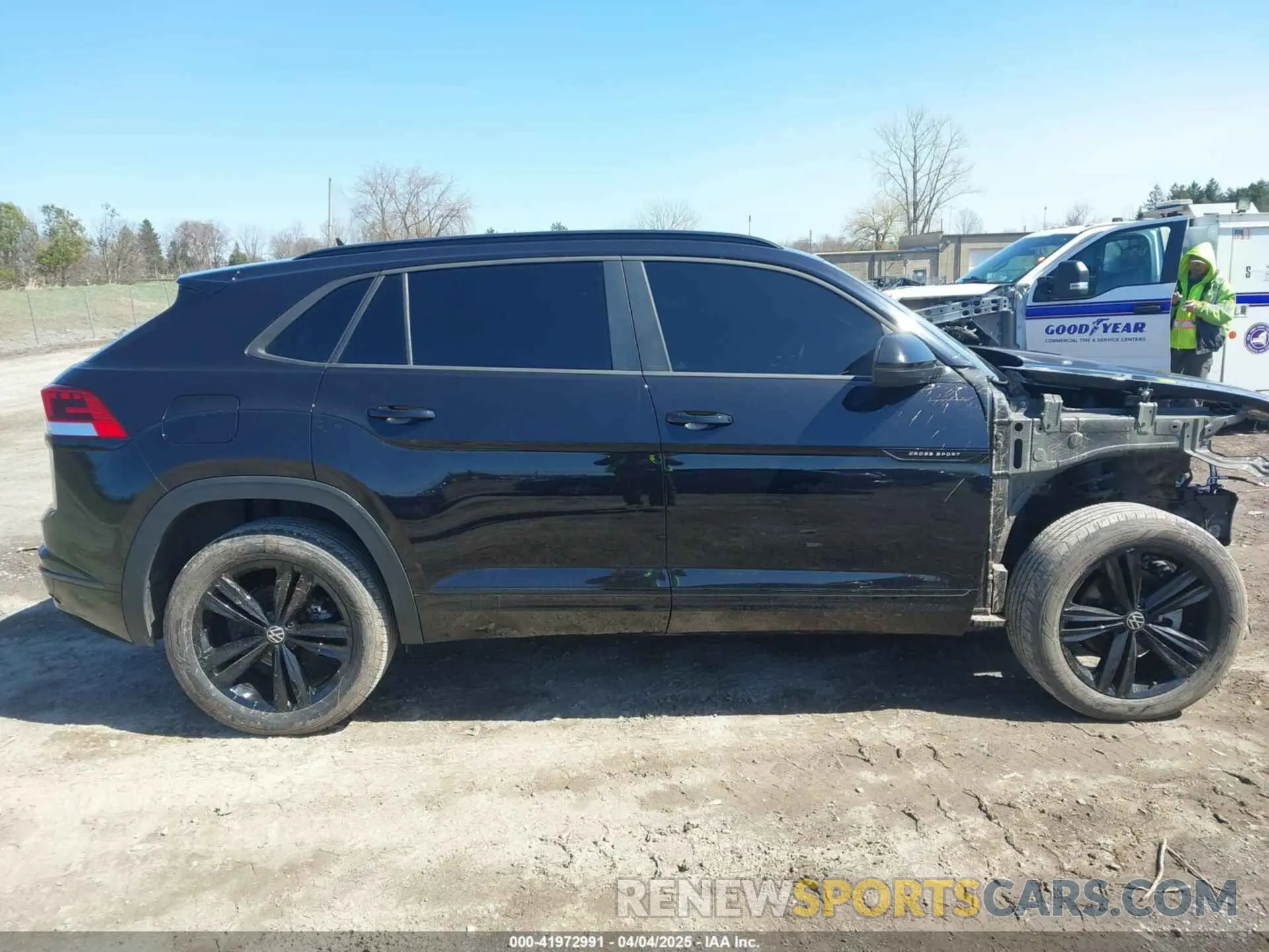 13 fotografías del automóvil dañado 1V2SC2CA9PC204822 VOLKSWAGEN ATLAS CROSS SPORT 2023
