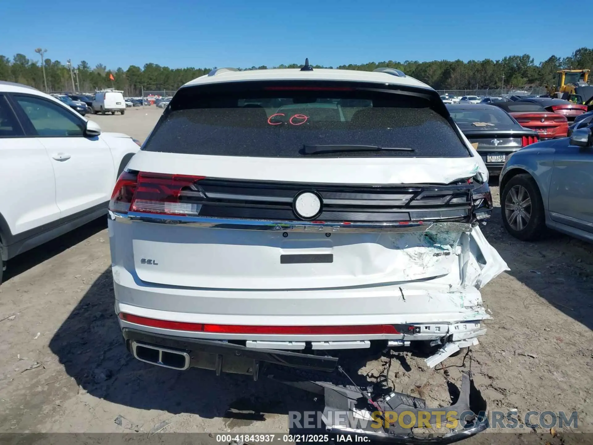 15 fotografías del automóvil dañado 1V2AE2CAXRC216700 VOLKSWAGEN ATLAS CROSS SPORT 2024