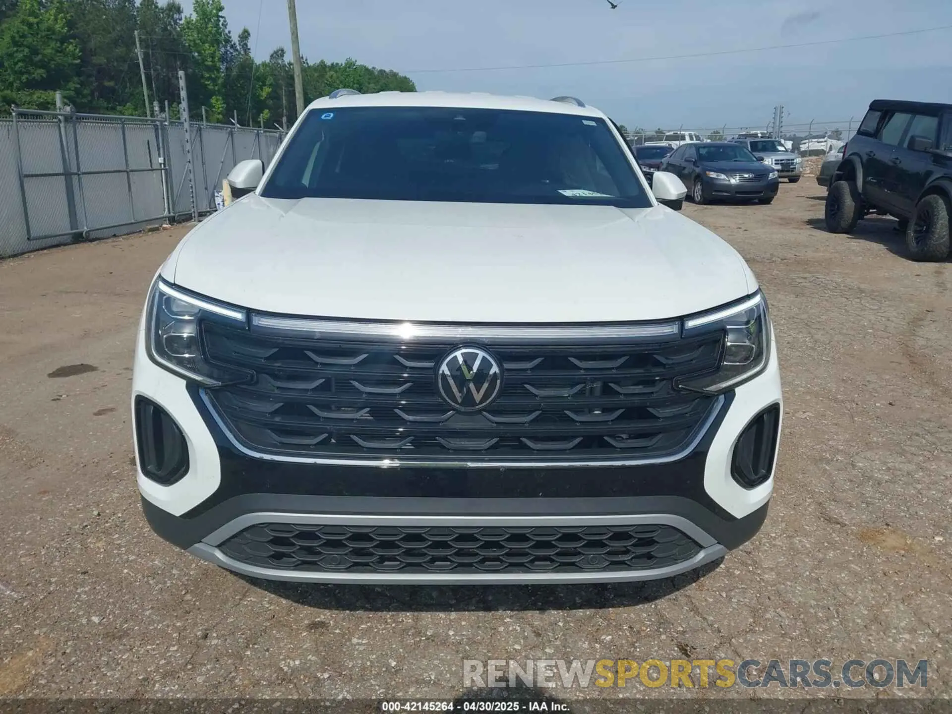 12 fotografías del automóvil dañado 1V2DE2CA0RC259827 VOLKSWAGEN ATLAS CROSS SPORT 2024