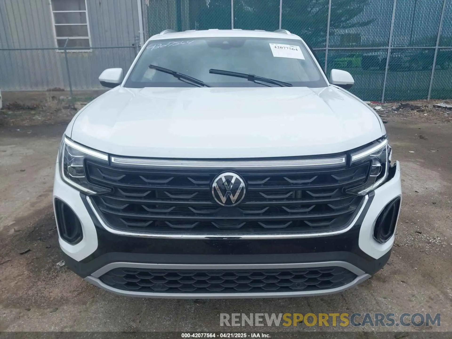 12 fotografías del automóvil dañado 1V2HE2CAXRC235388 VOLKSWAGEN ATLAS CROSS SPORT 2024