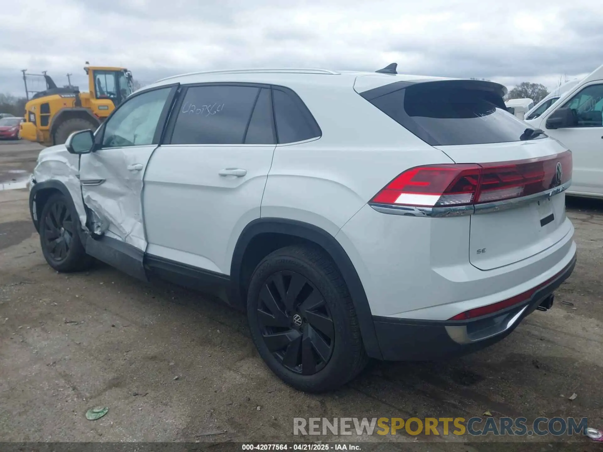3 fotografías del automóvil dañado 1V2HE2CAXRC235388 VOLKSWAGEN ATLAS CROSS SPORT 2024