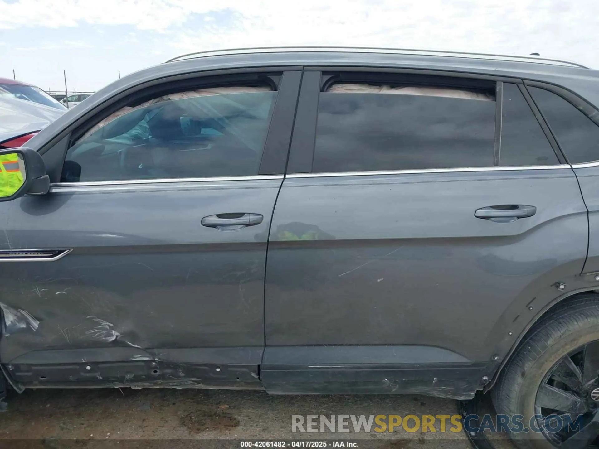 15 fotografías del automóvil dañado 1V2JE2CA1RC252078 VOLKSWAGEN ATLAS CROSS SPORT 2024